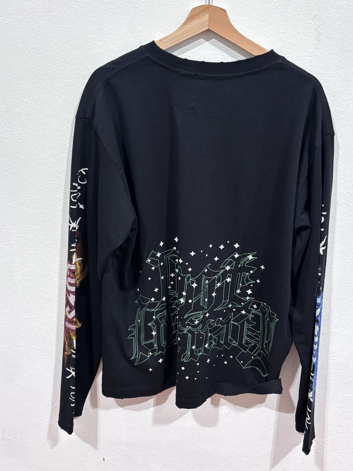 LOST INTRICACY LOST INTRICACY “HEAVEN & HELL” L/S Size US L / EU 52-54 / 3 - 7 Thumbnail