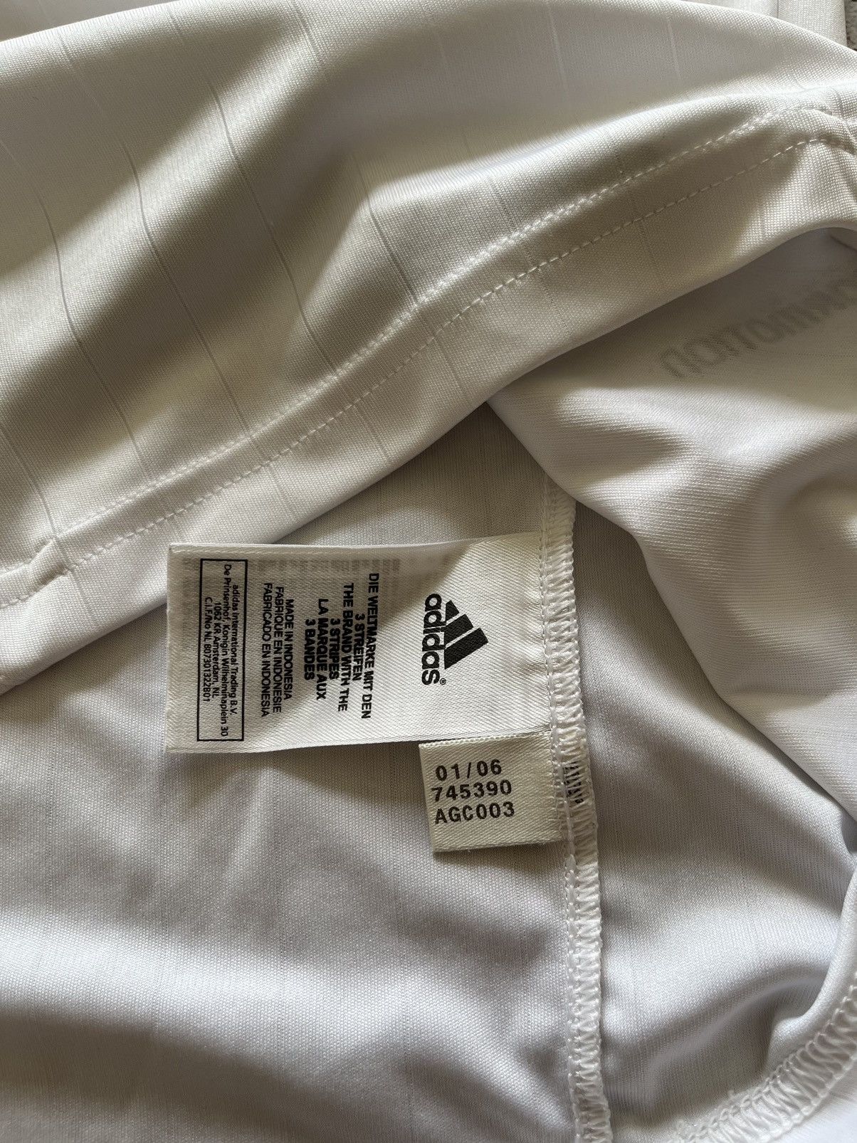 Vintage WOHLEN 2005/06 HOME SOCCER ADIDAS MATCH WORN,24 LOUIS SCHAUB Size US L / EU 52-54 / 3 - 13 Thumbnail