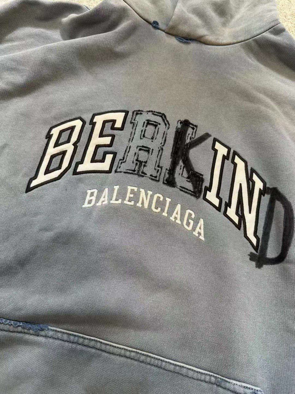 Balenciaga o1la1rc1a1224 Be Kind Round Hoodie in Blue/White Size US S / EU 44-46 / 1 - 3 Thumbnail