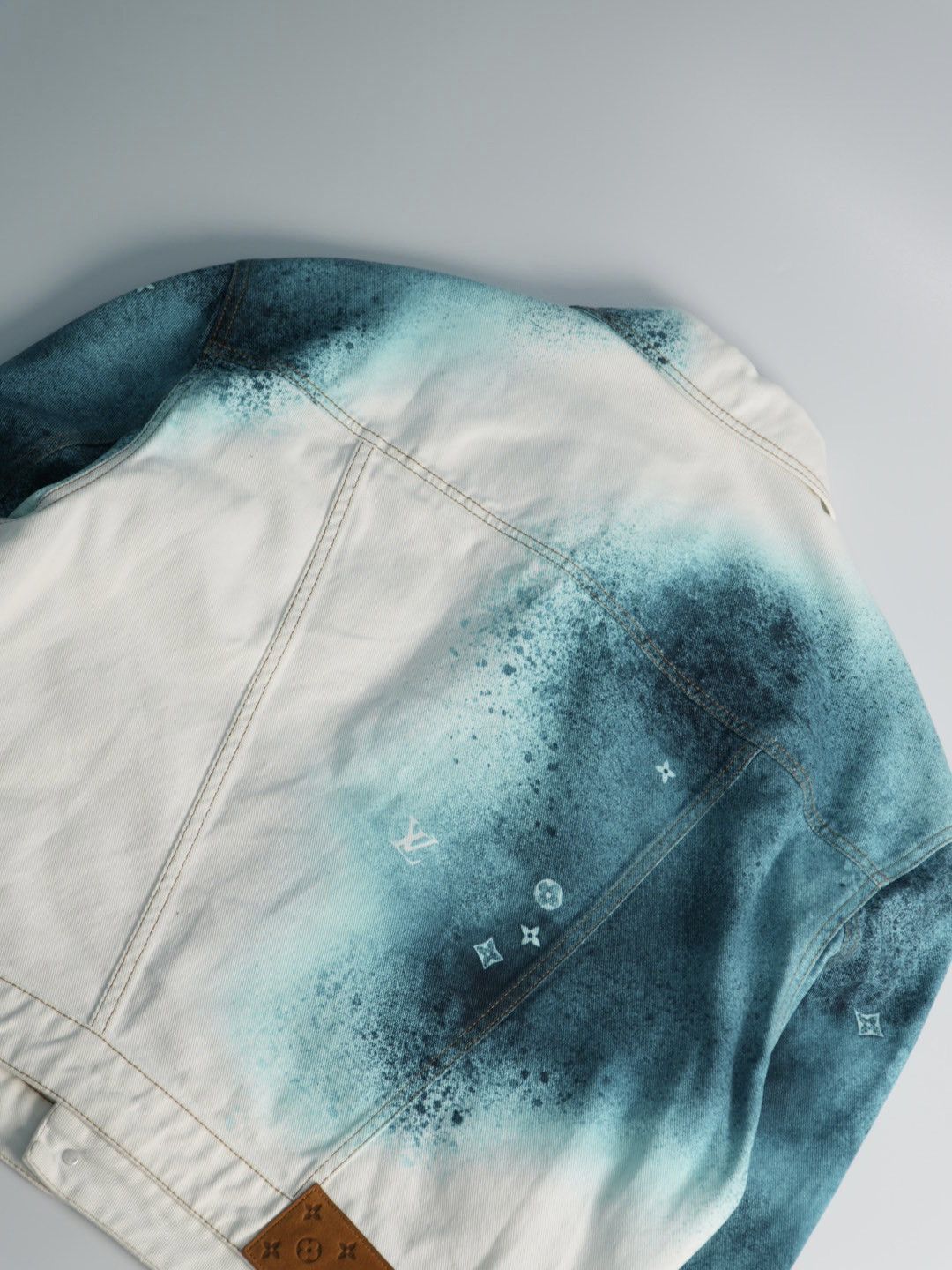 Louis Vuitton Louis Vuitton Starry Sky Gradient Splash-Ink Denim Jacket Size US L / EU 52-54 / 3 - 11 Thumbnail