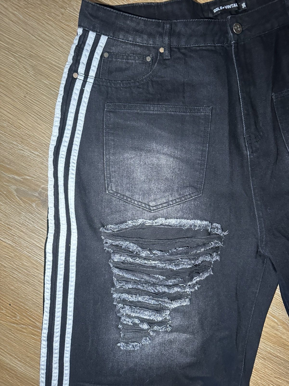 The GV Gallery GV Gallery Stripped/Ripped Jorts Size US 36 / EU 52 - 4 Thumbnail