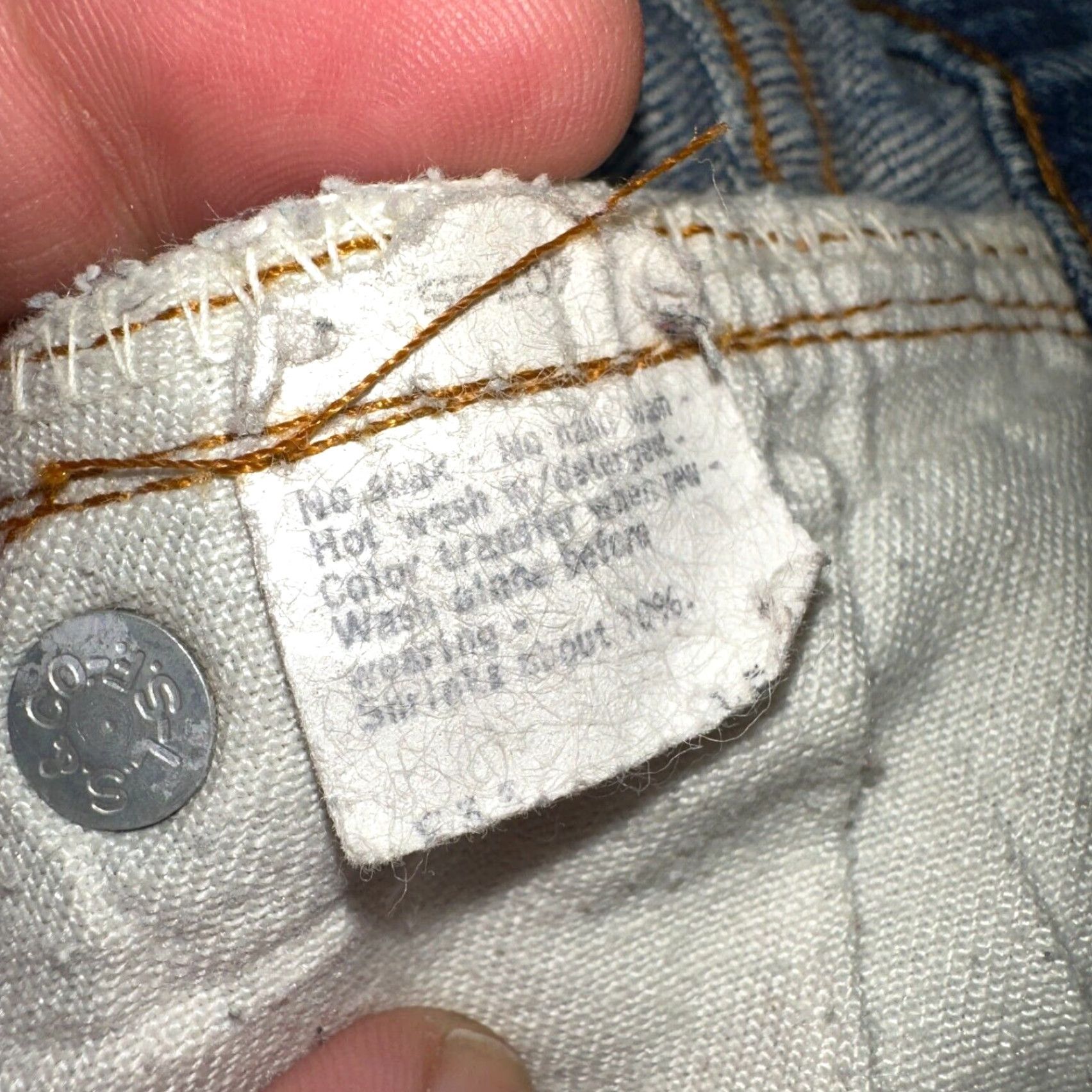 Levi's VINTAGE Levis 501 Jeans 80s USA XX Straight Leg Blue Light Wash 32x24 Capri Size US 32 / EU 48 - 7 Thumbnail