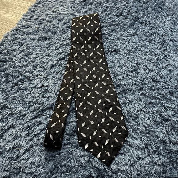 Van Heusen Van Heusen Neck Tie black all silk Size ONE SIZE - 1 Thumbnail