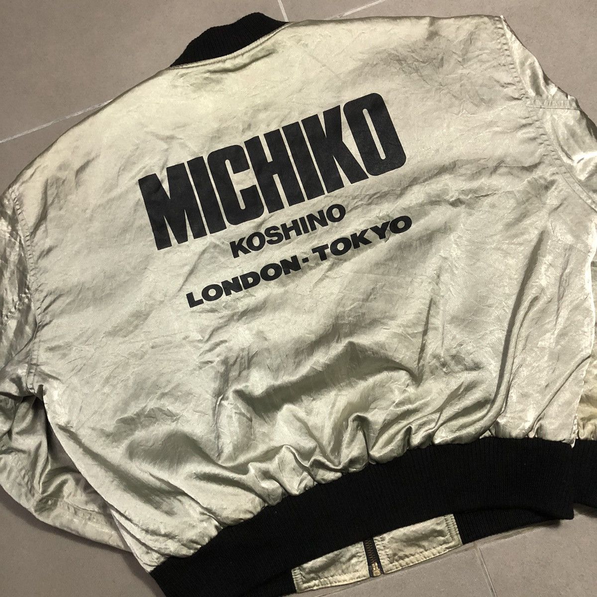 Michiko Koshino × Michiko Koshino London Vtg Michiko Koshino London Spell-Out Bomber Jaket Size US M / EU 48-50 / 2 - 1 Thumbnail