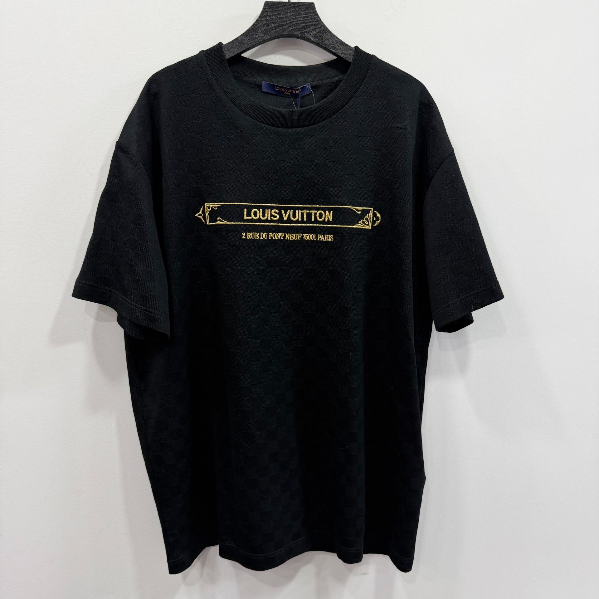 Louis Vuitton Louis Vuitton Embroidered Gold T-Shirt m Men Size US M / EU 48-50 / 2 - 1 Thumbnail