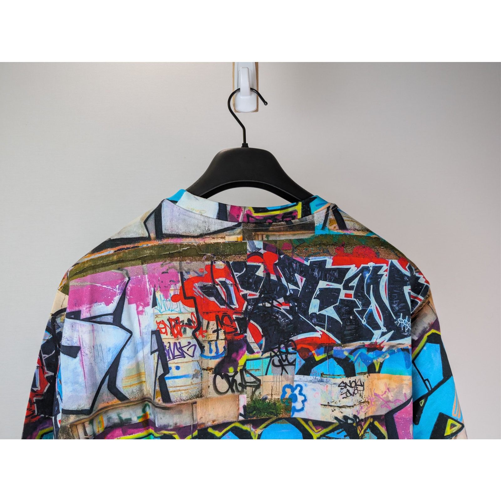 Vivienne Westwood o1rshd1 Classic Graffiti Print T-Shirt in Multiolor Size US XL / EU 56 / 4 - 10 Thumbnail
