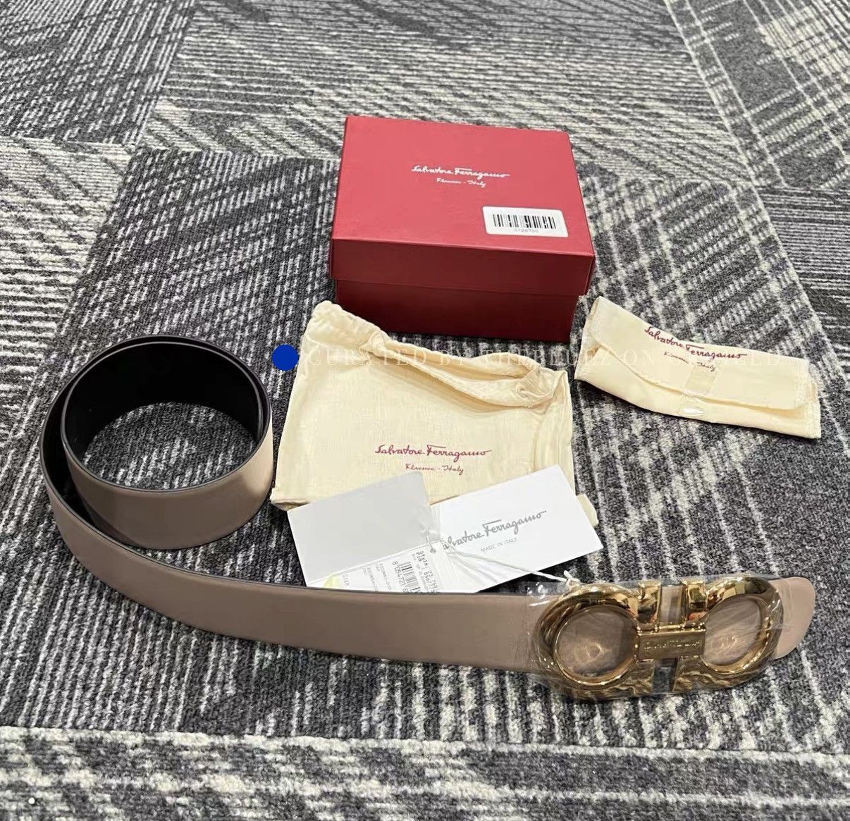 Salvatore Ferragamo Reversible Beige Leather Gold Buckle Belt Size ONE SIZE - 1 Thumbnail