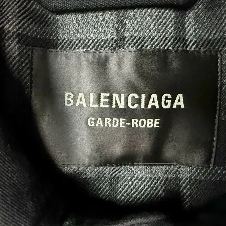 Balenciaga Balenciaga SS23 GARDE. Size US M / EU 48-50 / 2 - 4 Thumbnail