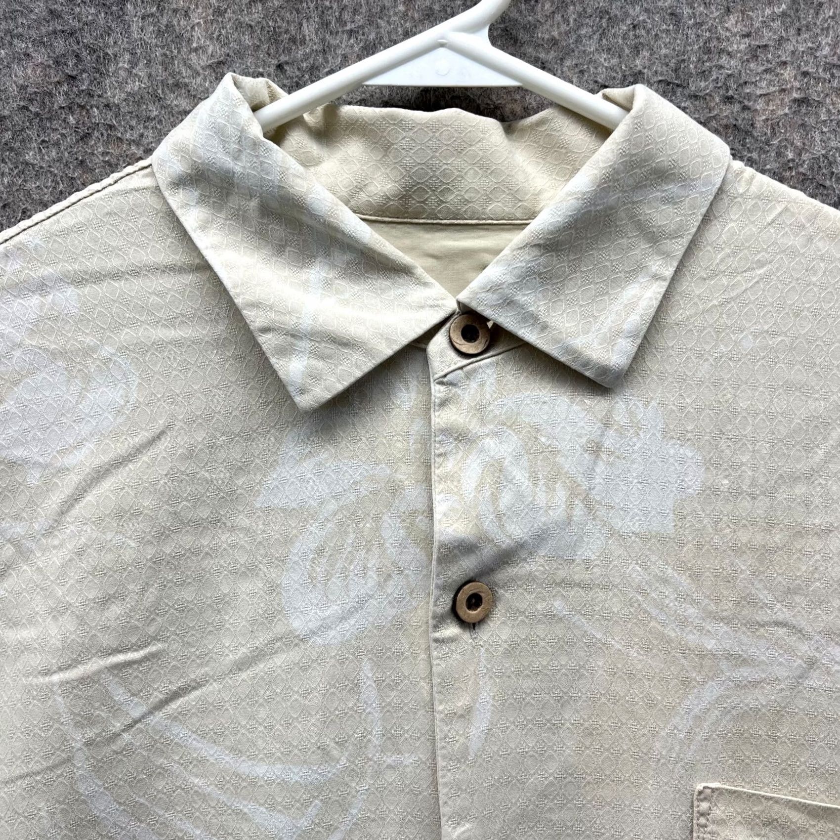 Tommy Bahama VINTAGE Tommy Bahama Shirt Men Large Beige Button-Down Silk Floral Fairweather Fronds Size US L / EU 52-54 / 3 - 2 Thumbnail