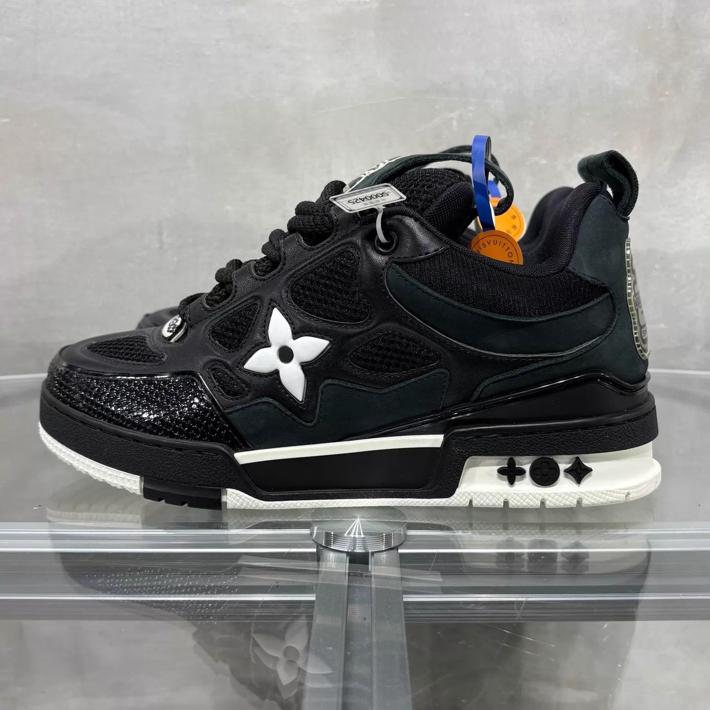 Louis Vuitton Louis Vuitton LV Skate Black White Shoes UK5 (39) Size US 6 / EU 39 - 3 Thumbnail
