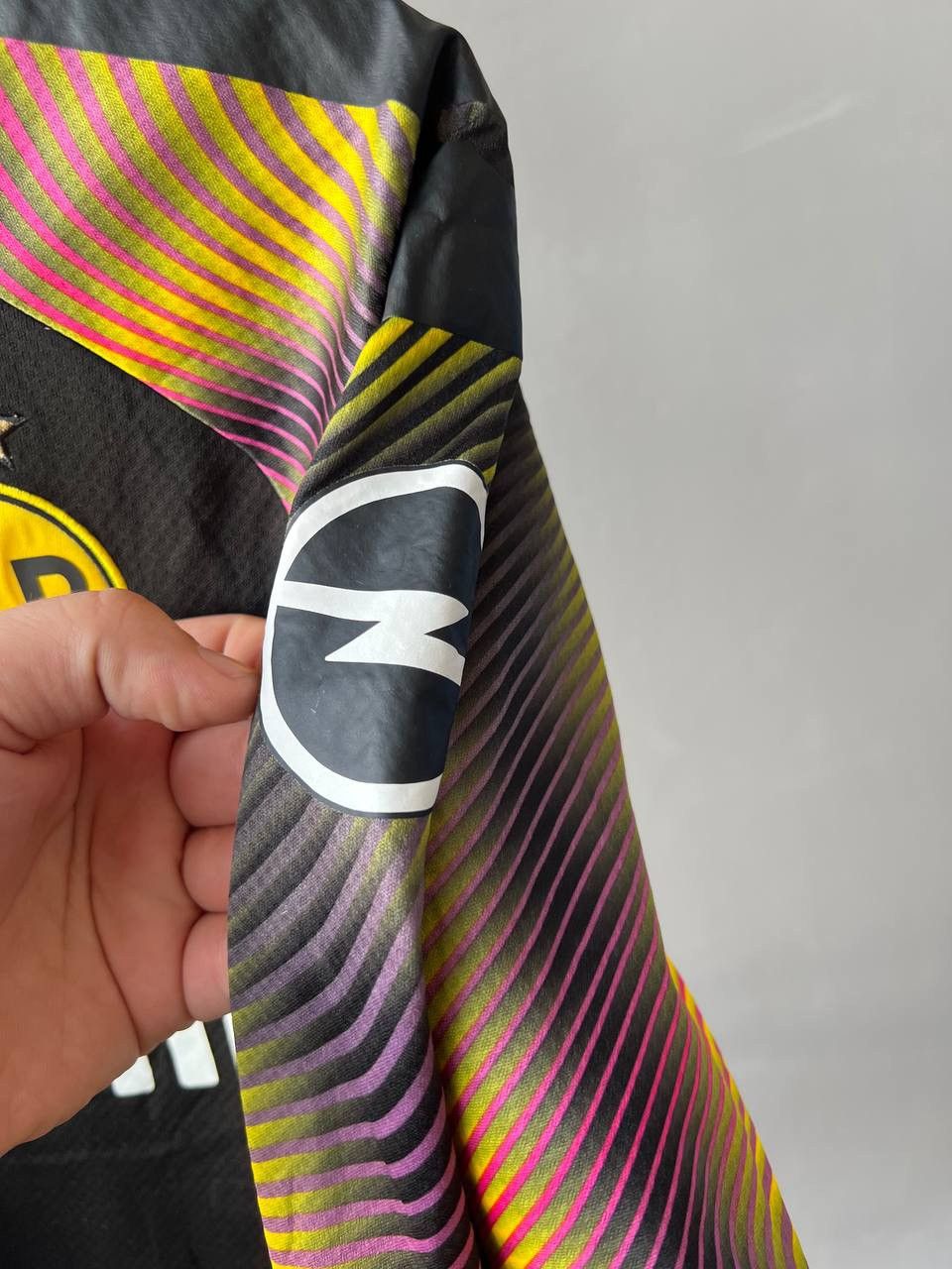 Puma 2019/20 BORUSSIA DORTMUND #1 BURKI GK SOCCER JERSEY SHIRT M Size US M / EU 48-50 / 2 - 6 Thumbnail