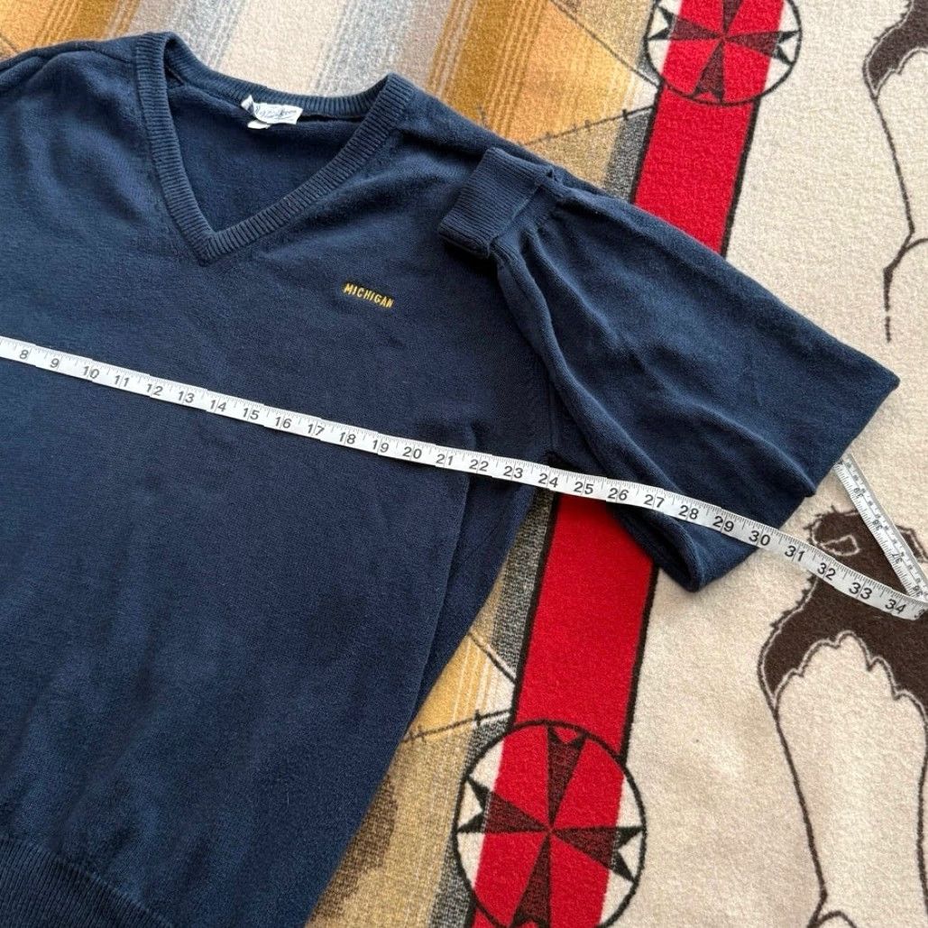Vintage VINTAGE University Of Michigan V Neck Pullover Sweater Large Embroidered USA Shirt Mens Size US L / EU 52-54 / 3 - 5 Thumbnail