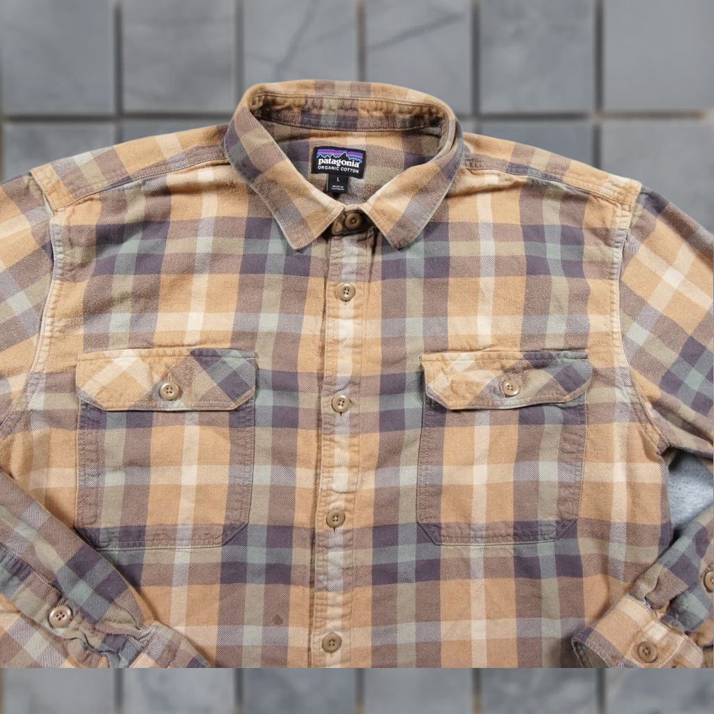 Patagonia Patagonia Shirt Mens Large Beige Button Down Fjord Flannel Plaid Outdoors Adult Size US L / EU 52-54 / 3 - 1 Thumbnail