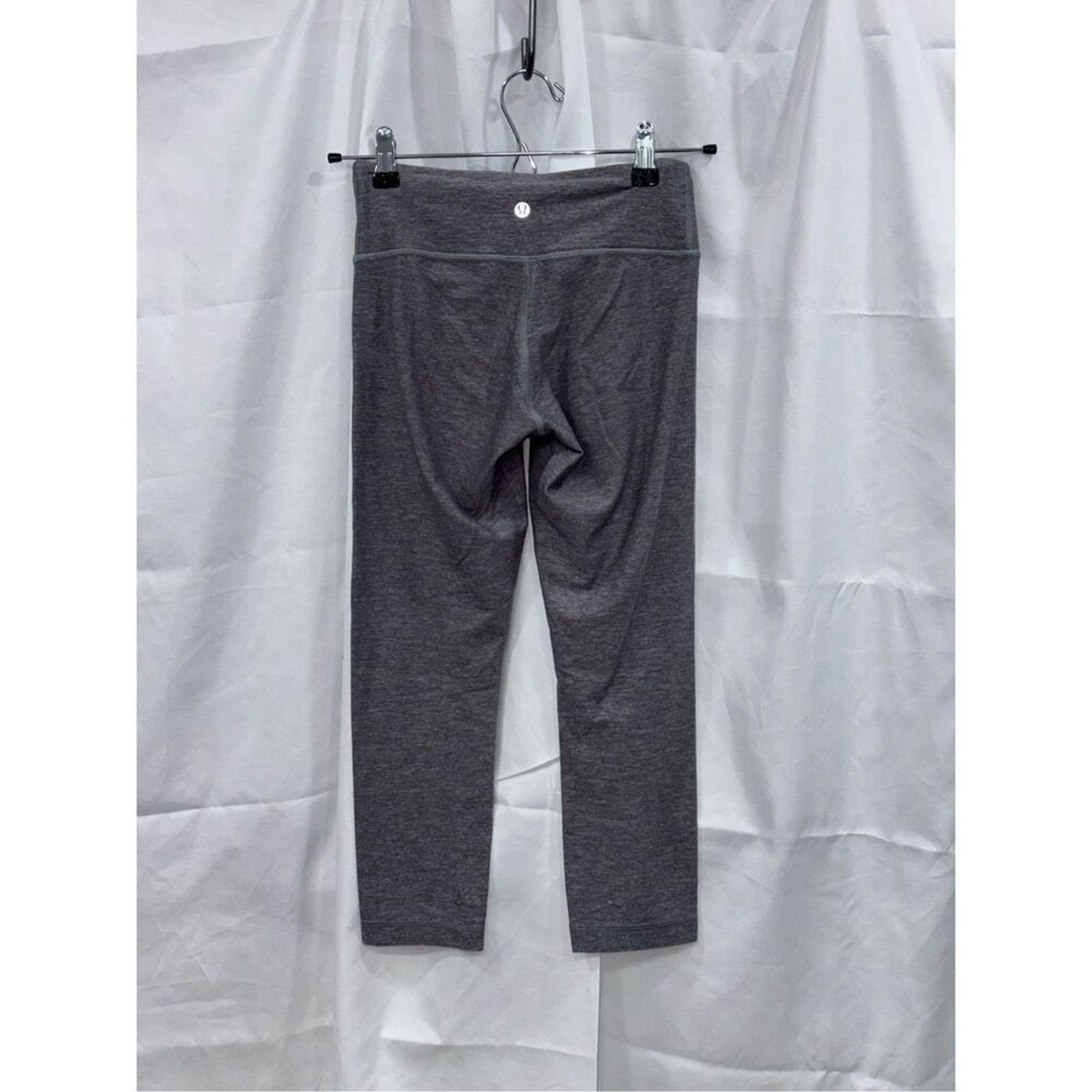 Lululemon Luluemon gray cropped leggings | Sz 4 Size 27" / US 4 / IT 40 - 3 Thumbnail
