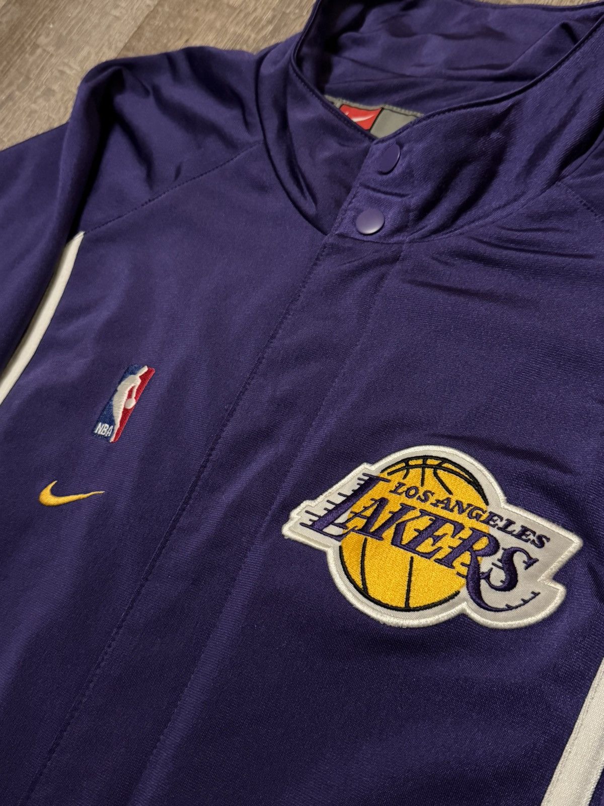 Nike Vintage Nike Team Lakers Kobe Warm Up Jacket size Large Size US L / EU 52-54 / 3 - 2 Thumbnail