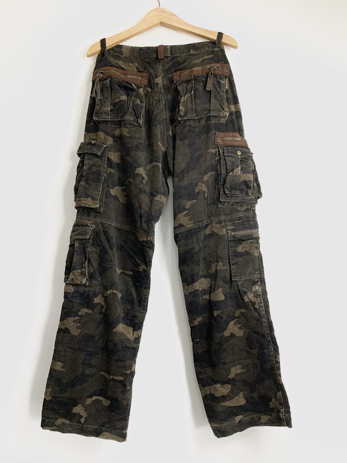 Japanese Brand Japanese brand cargo pants with camouflage motif Size US 32 / EU 48 - 11 Thumbnail