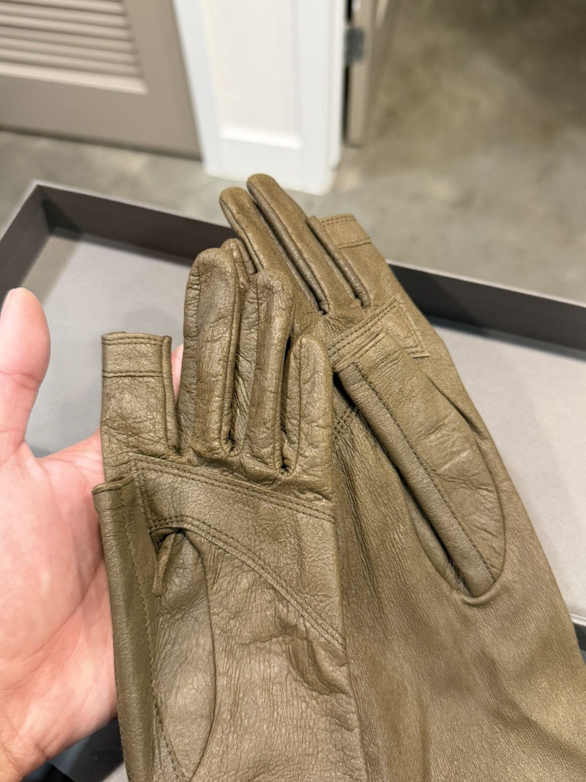 Rick Owens FW24 Blistered Leather Short Gloves 6.5 Size ONE SIZE - 2 Thumbnail