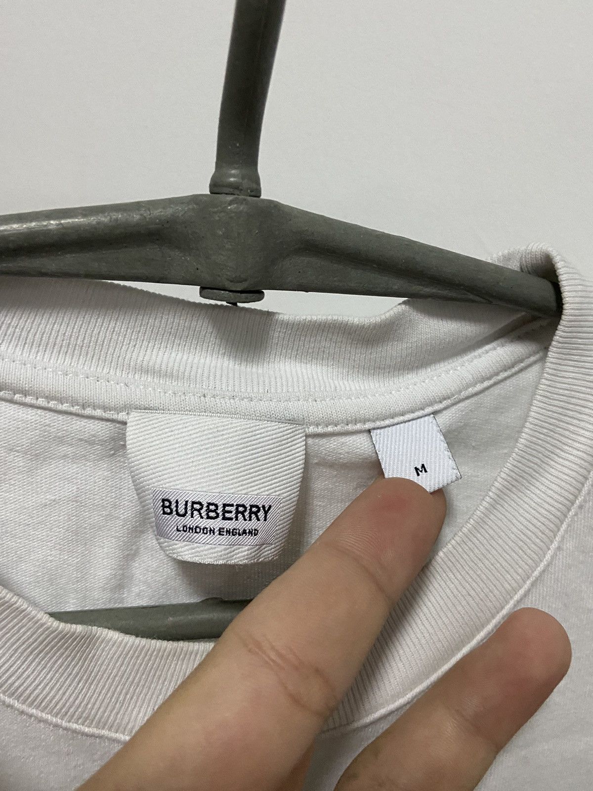 Burberry × Vintage Burberry Limited England 🏴󠁧󠁢󠁥󠁮󠁧󠁿 Vintage t shirt Logo Luxury Size US M / EU 48-50 / 2 - 6 Thumbnail