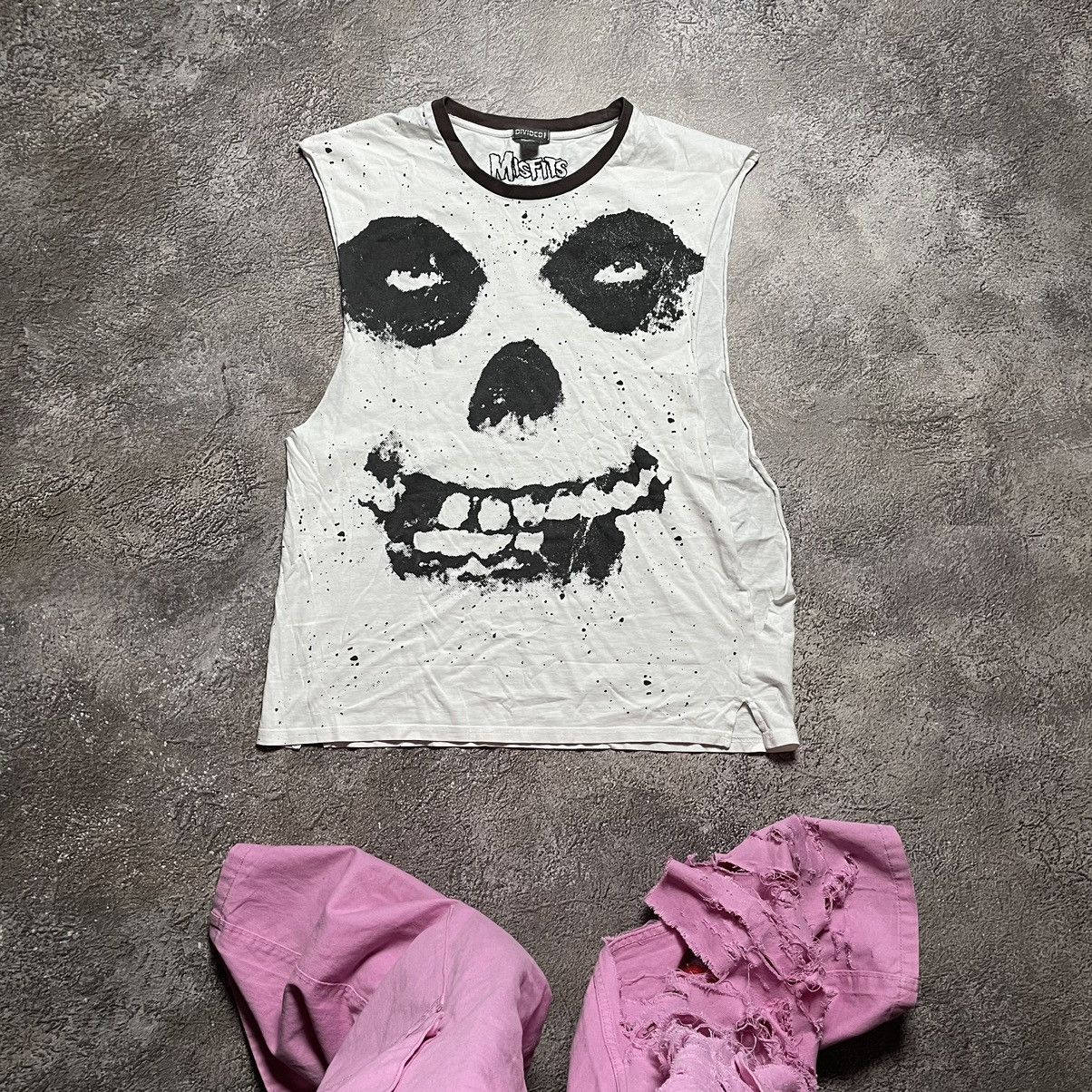 Vintage Vintage Y2K Skeleton Graphic Tee Sleeveless Distressed Goth Size US L / EU 52-54 / 3 - 1 Thumbnail