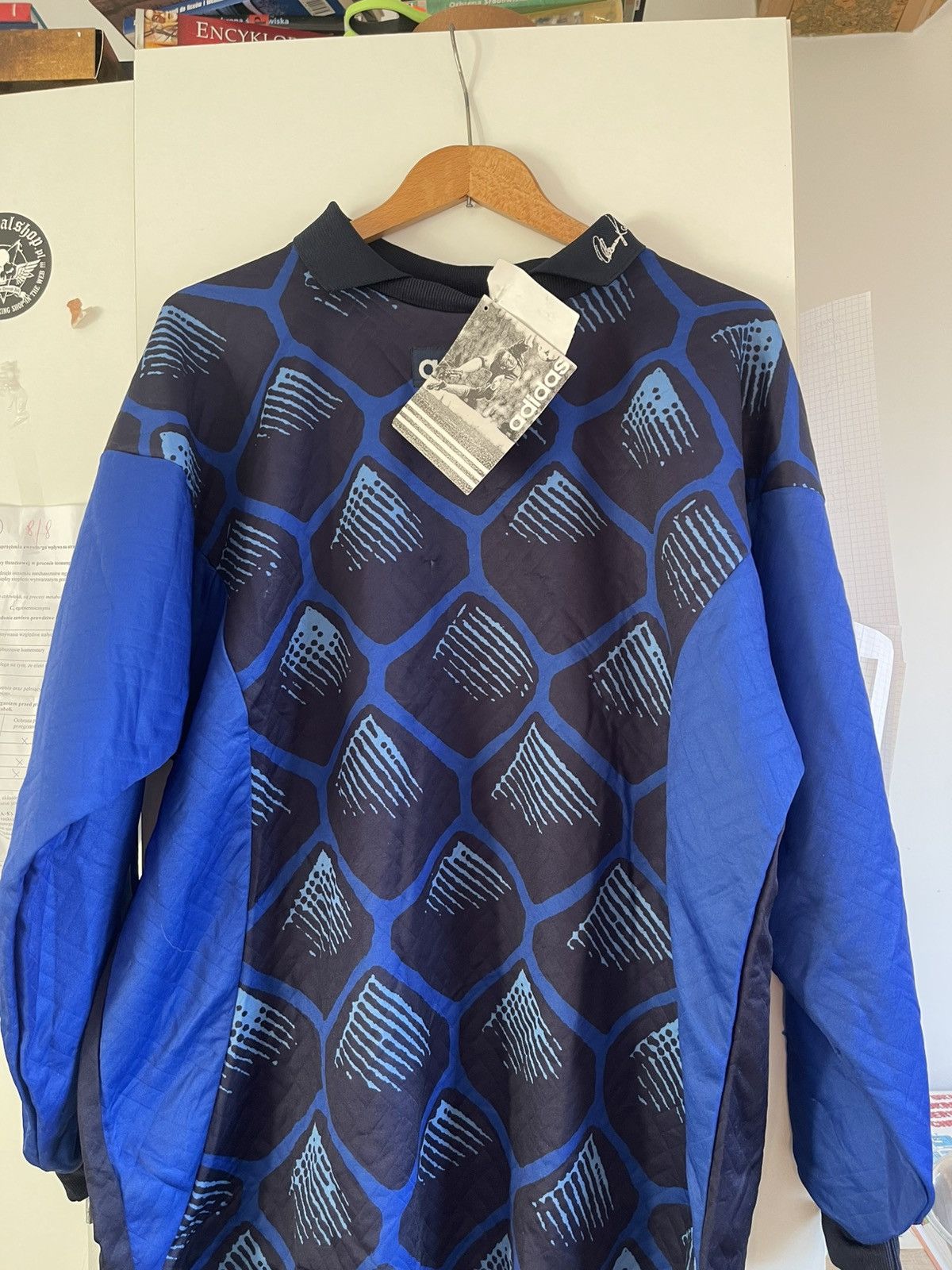 Adidas VINTAGE GOALKEEPER FOOTBAL SHIRT OLIVER KHAN NEW WITH TAG Size US L / EU 52-54 / 3 - 1 Thumbnail
