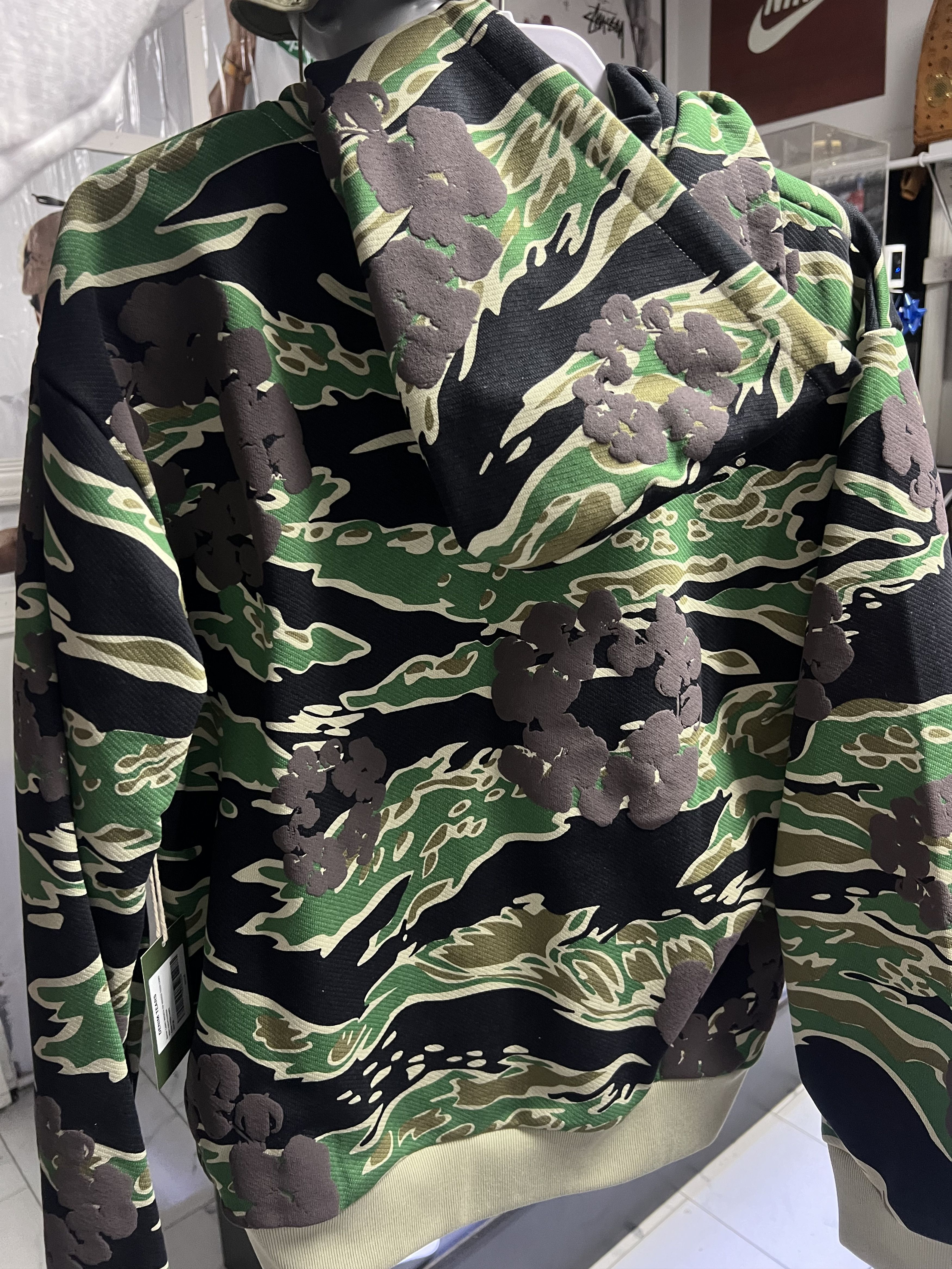 DENIM TEARS Denim Tears Tiger Camo War Report Cotton Wreath