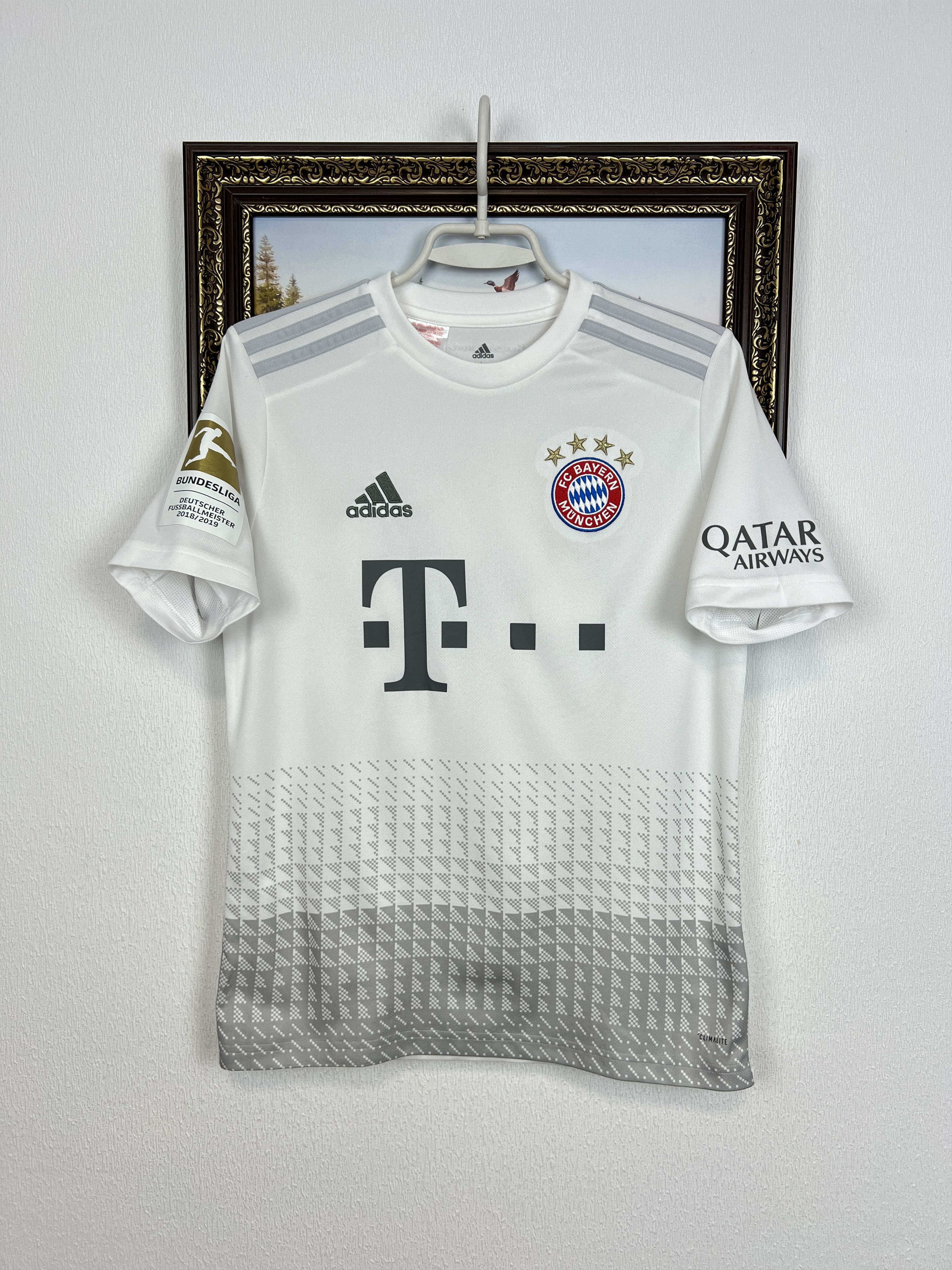 Adidas Bayern Munich football shirt 2019 #32 Kimmich Boys 14 Y Size US XS / EU 42 / 0 - 1 Thumbnail