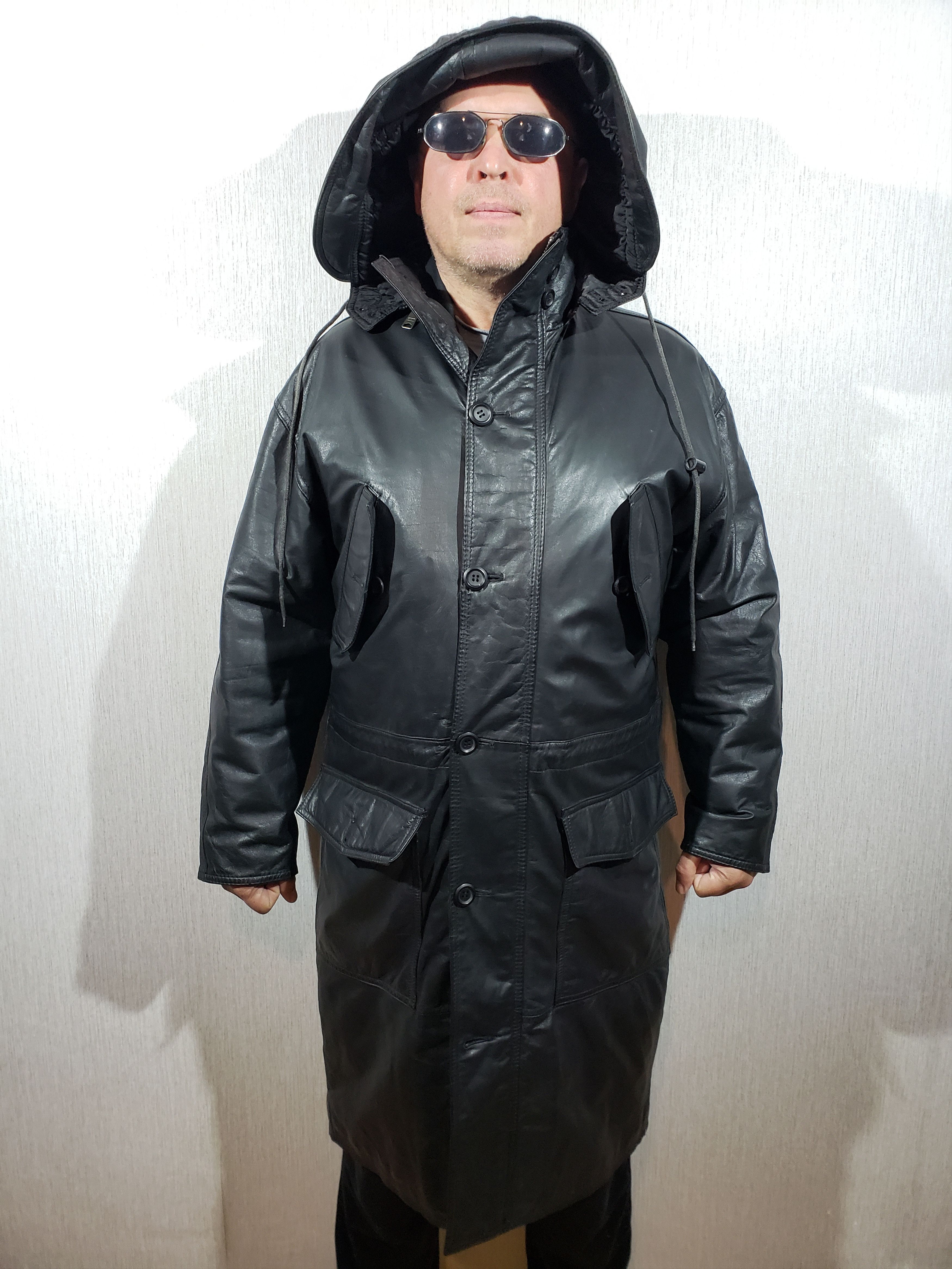 Uniqlo Black long men's coat with a hood. Size US L / EU 52-54 / 3 - 1 Thumbnail