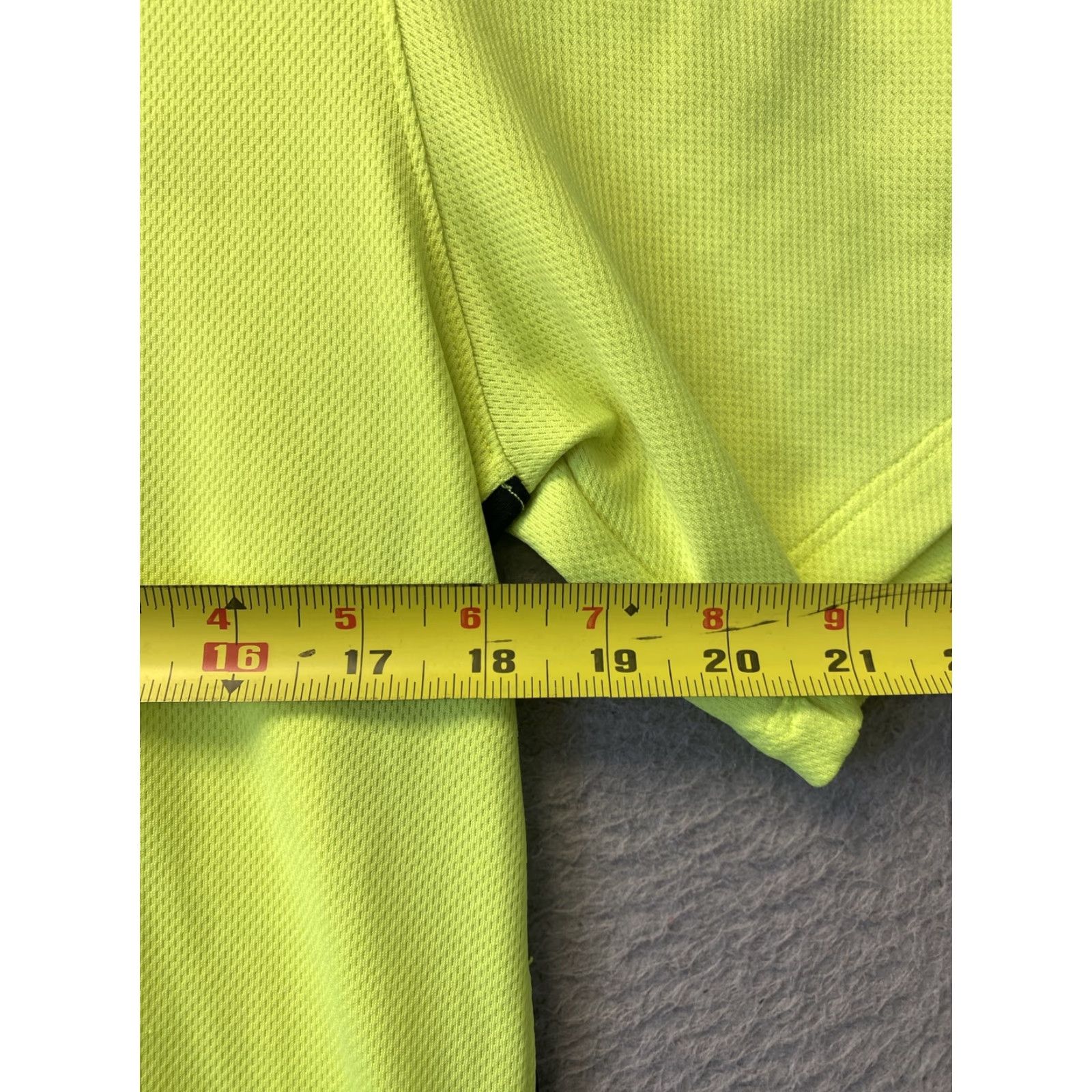 Nike Nike Dri-Fit Football Soccer Mens Size M Yellow Jersey Athletic T-Shirt Short Sleeve Standard Regular Adult/114-31 Size US M / EU 48-50 / 2 - 6 Thumbnail