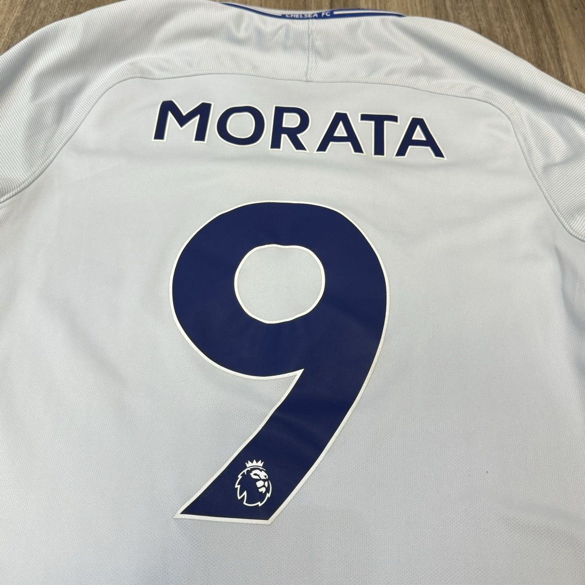 Nike Chelsea 17/18 away shirt #9 Morata Size US S / EU 44-46 / 1 - 4 Thumbnail