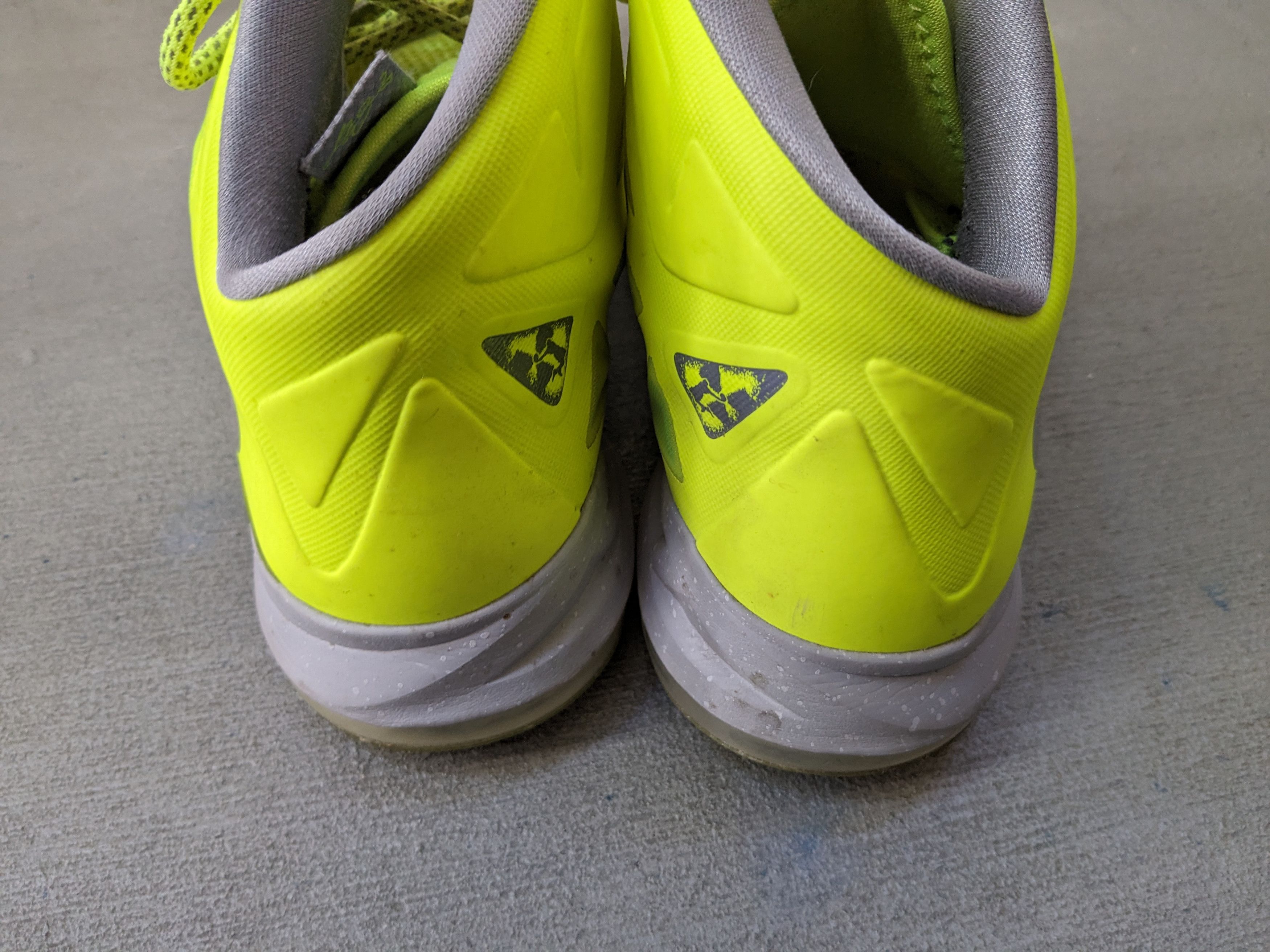 Nike Nike LeBron 10 Volt 11 541100-700 Basketball Yellow Green Size US 11 / EU 44 - 12 Thumbnail