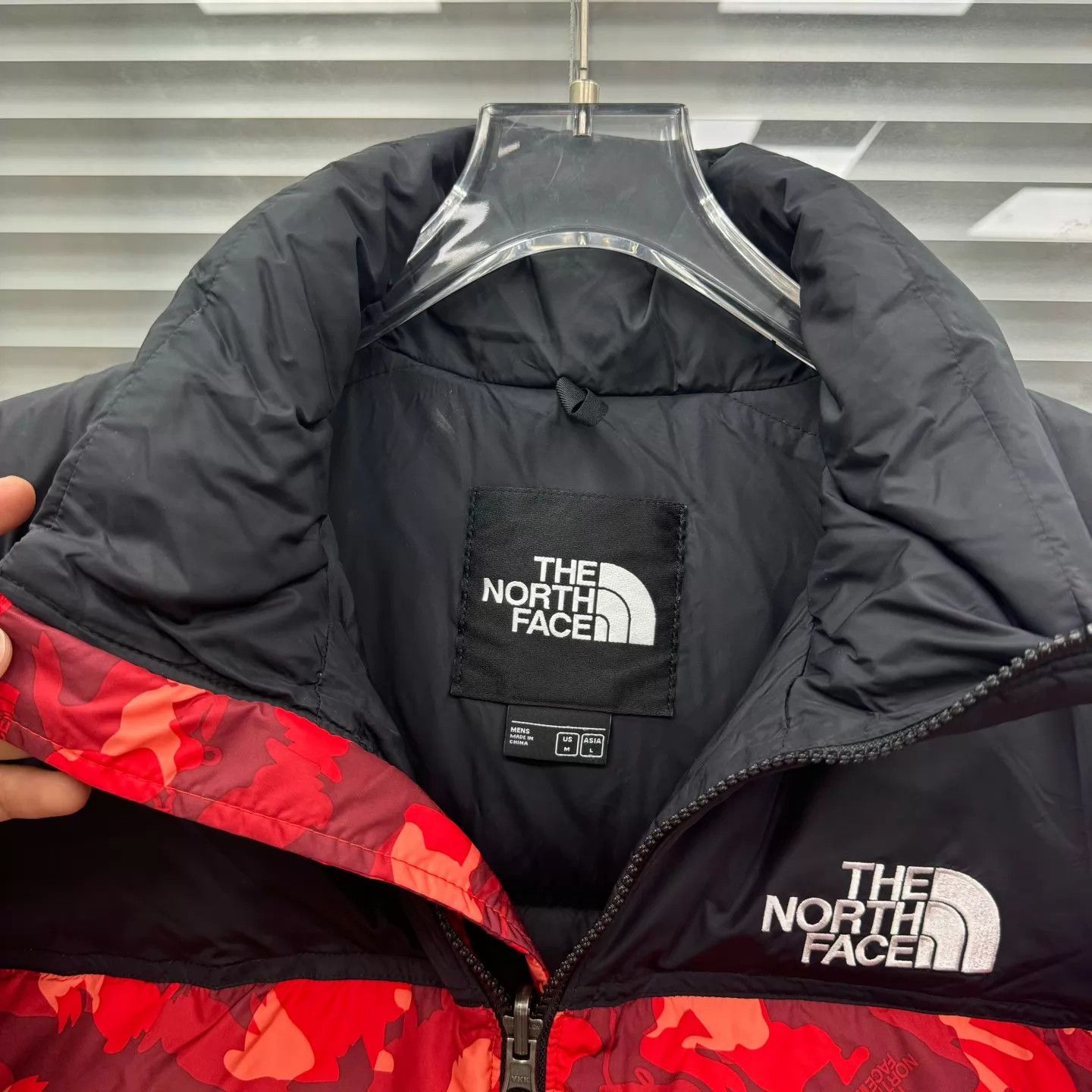 The North Face The North Face 1996 Year of the Rabbit Red M Worn Once Size US M / EU 48-50 / 2 - 8 Thumbnail