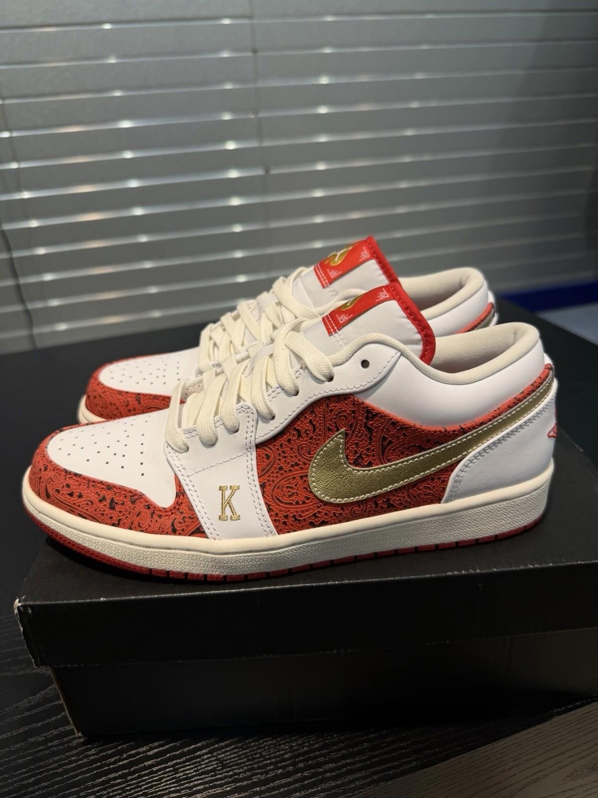 Jordan Brand Nike Air Jordan 1 Low SE Spades Men's Size 9 Red/Gold/White Size US 9 / EU 42 - 4 Thumbnail