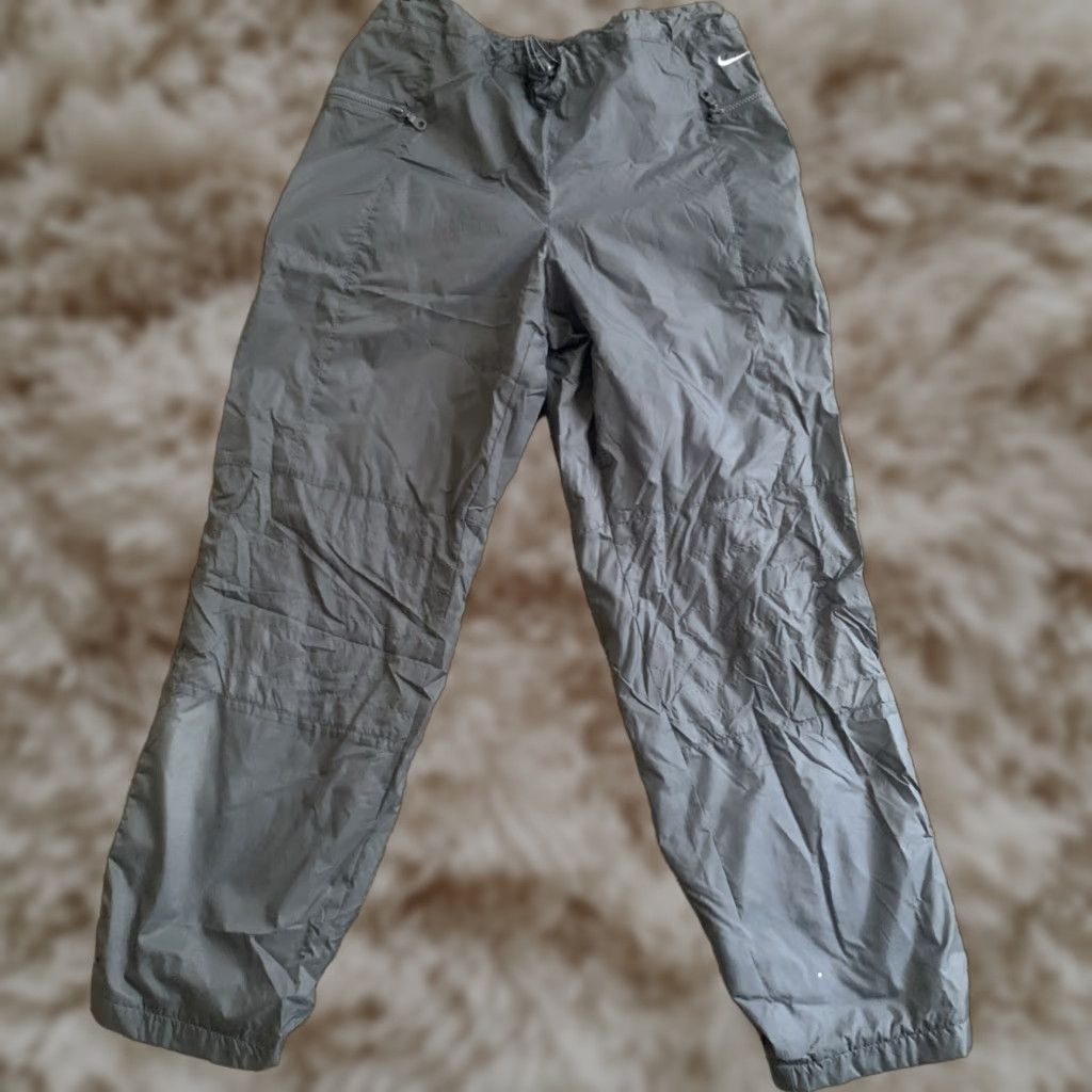 VINTAGE Nike Y2K Windbreaker Track Pants Wide Leg Women 8-10 Embroidered Swoosh Gray Nylon 90s Athleisure Sports Women