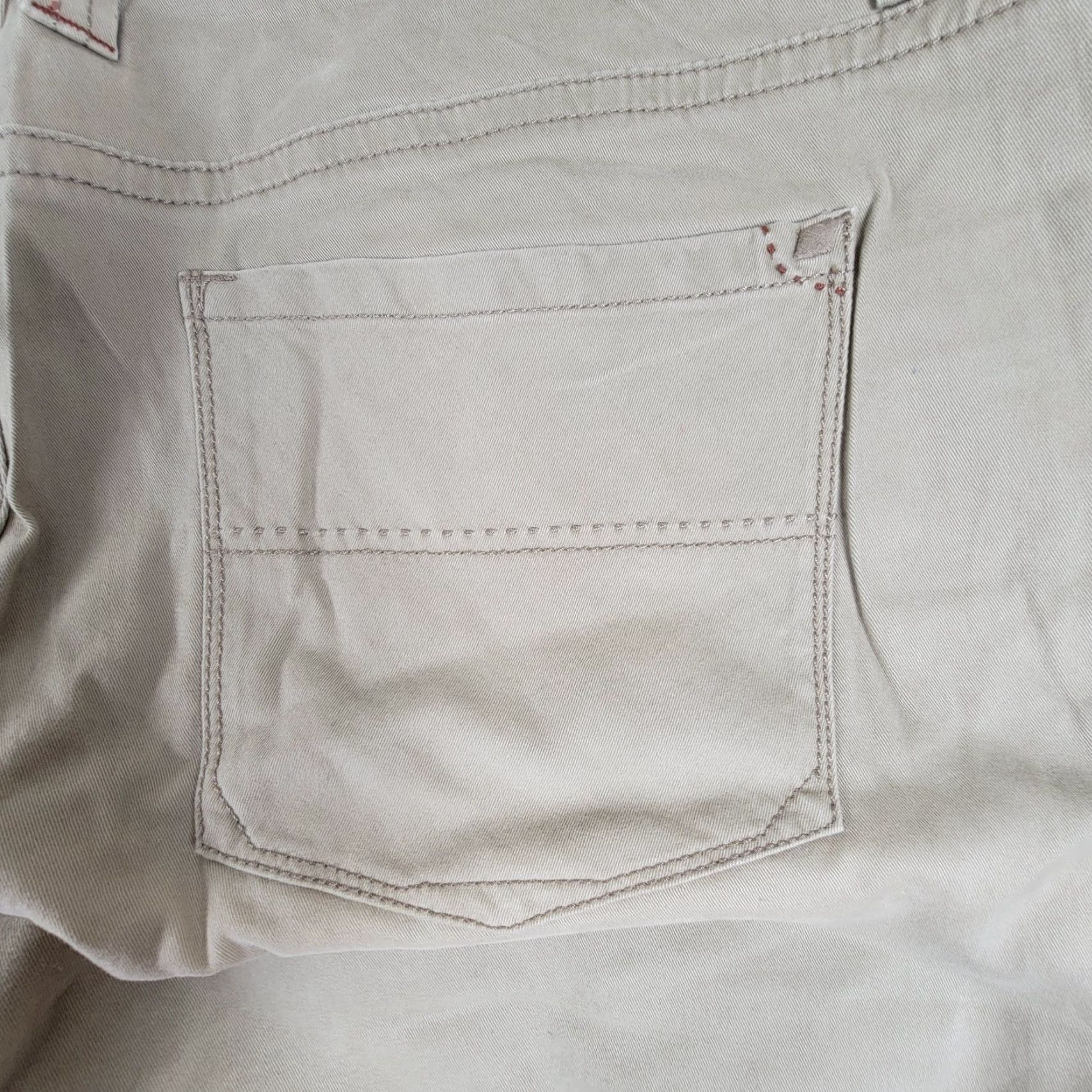 Tommy Bahama NWT Tommy Bahama Authentic Fit Men's Pants 44 Beige Twill Straight Leg Chino 5-Pocket Regular Men’s Belt Loops Cotton Spandex Inseam 34 NWT Size US 44 / EU 60 - 6 Thumbnail