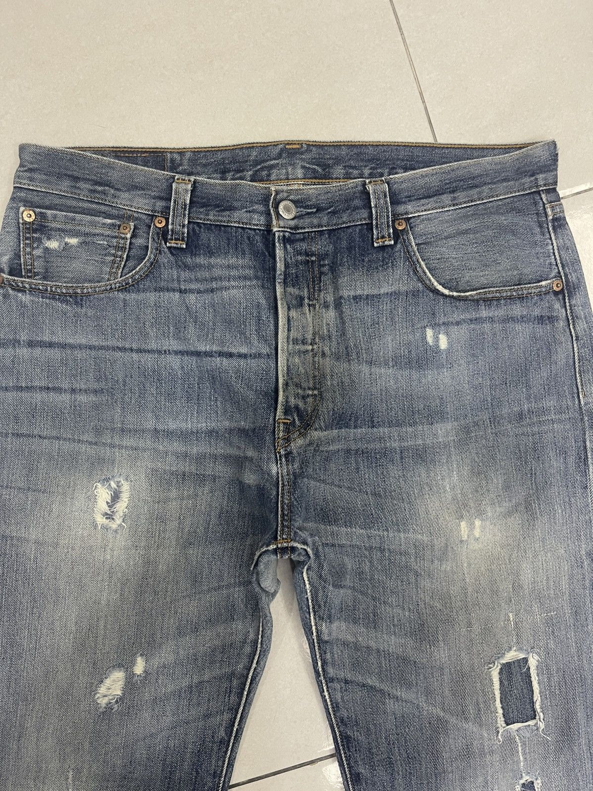 Levi's Levi's 501 Custom Distressed Patched Denim Jeans - W36 L32 Size US 36 / EU 52 - 3 Thumbnail