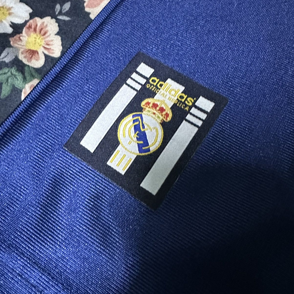 Adidas × Vintage Adidas Real Madrid 1998-99 retro Third kit . Size US L / EU 52-54 / 3 - 7 Thumbnail