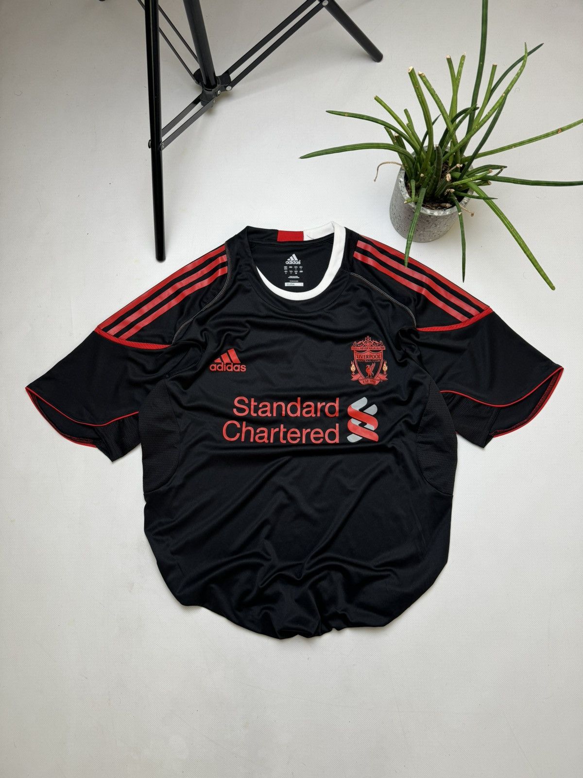 Adidas Rare vintage Liverpool adidas soccer jersey y2k Size US L / EU 52-54 / 3 - 1 Thumbnail