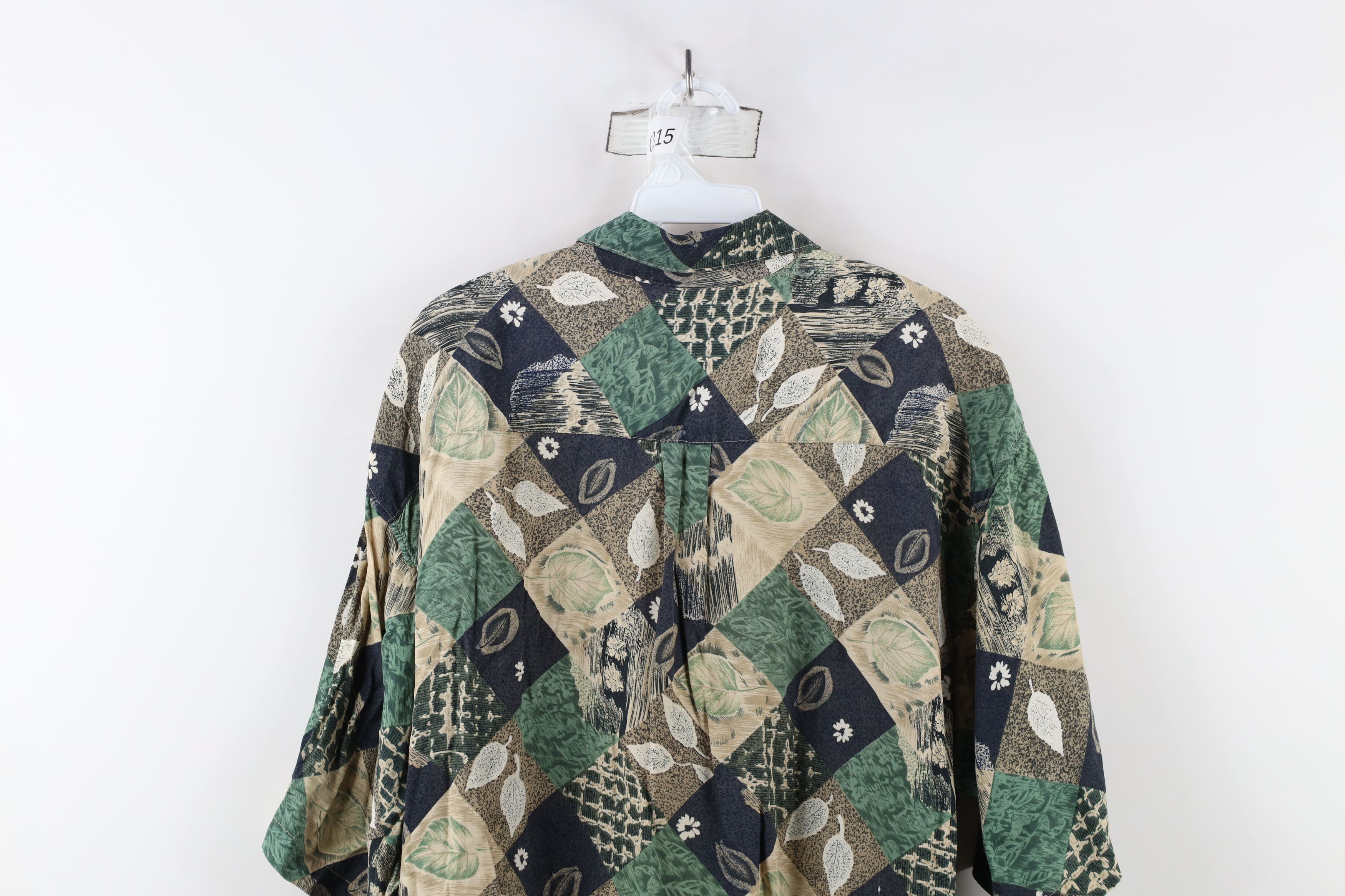 Vintage Vintage 90s Streetwear Leaf Rayon Collared Button Shirt Size US L / EU 52-54 / 3 - 11 Thumbnail