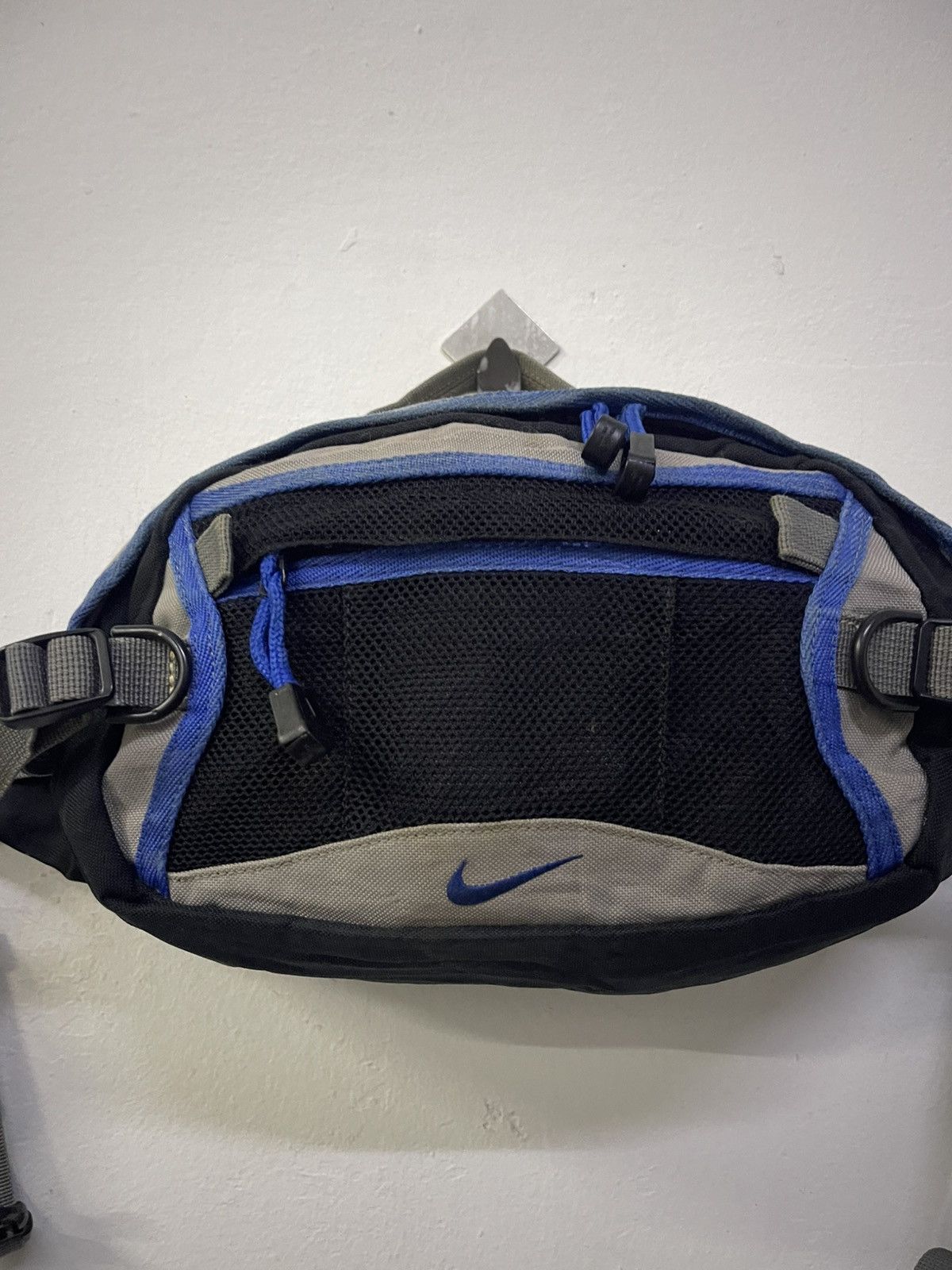 Nike Vintage Nike Fanny Bum Bag Size ONE SIZE - 2 Thumbnail