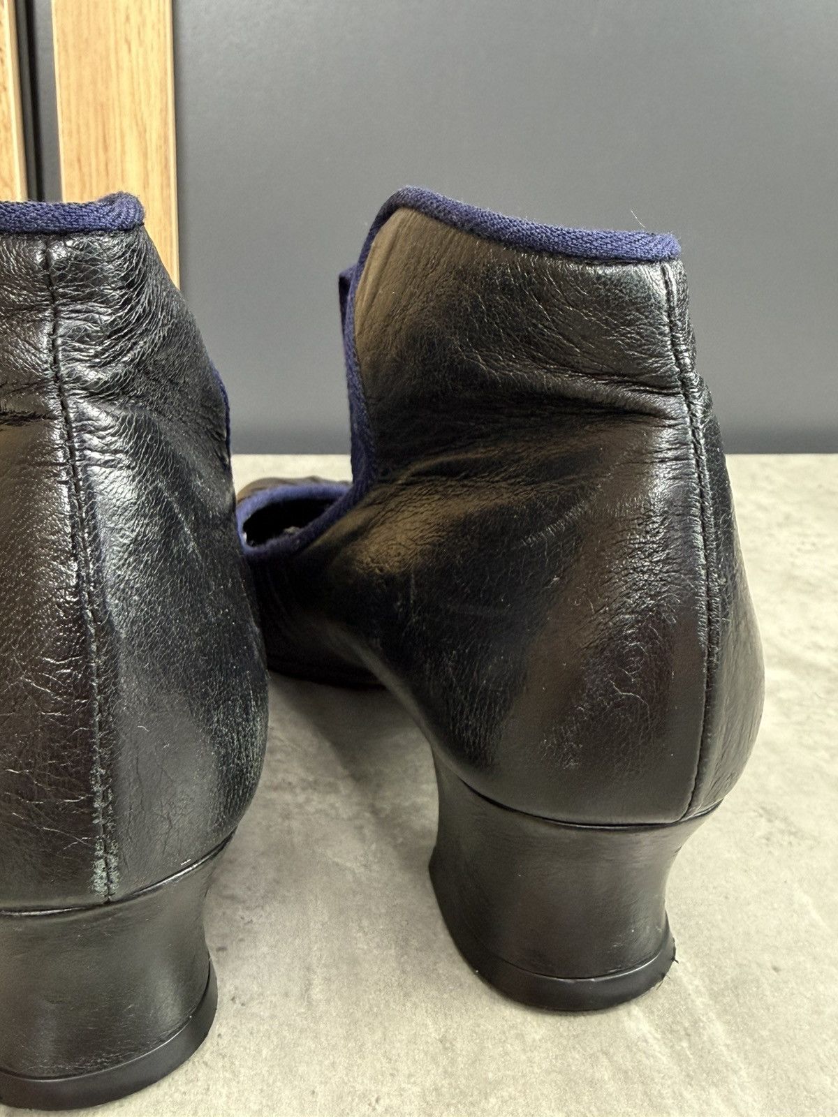 Vintage Chie Mihara Black Leather Ribbon Heels Pumps Size 39 Size US 9 / IT 39 - 7 Thumbnail