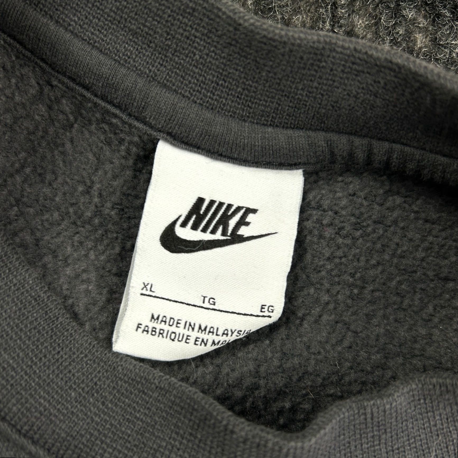 Nike Nike Gray XL Crewneck Sweatshirt Men Pullover Nike Sportswear Graphic Print Logo Winter, Fall, Spring University/School Theme Size US XL / EU 56 / 4 - 4 Thumbnail