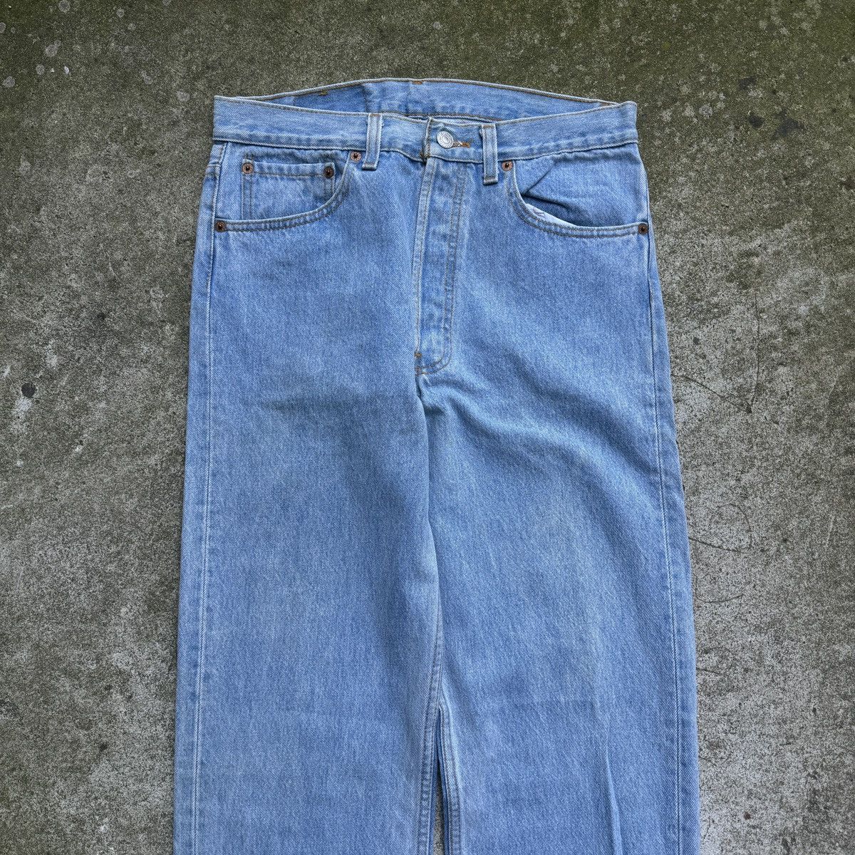 Levi's Vintage 90s Levi's 501 Light Wash Jeans 31x38 Size US 31 - 3 Thumbnail