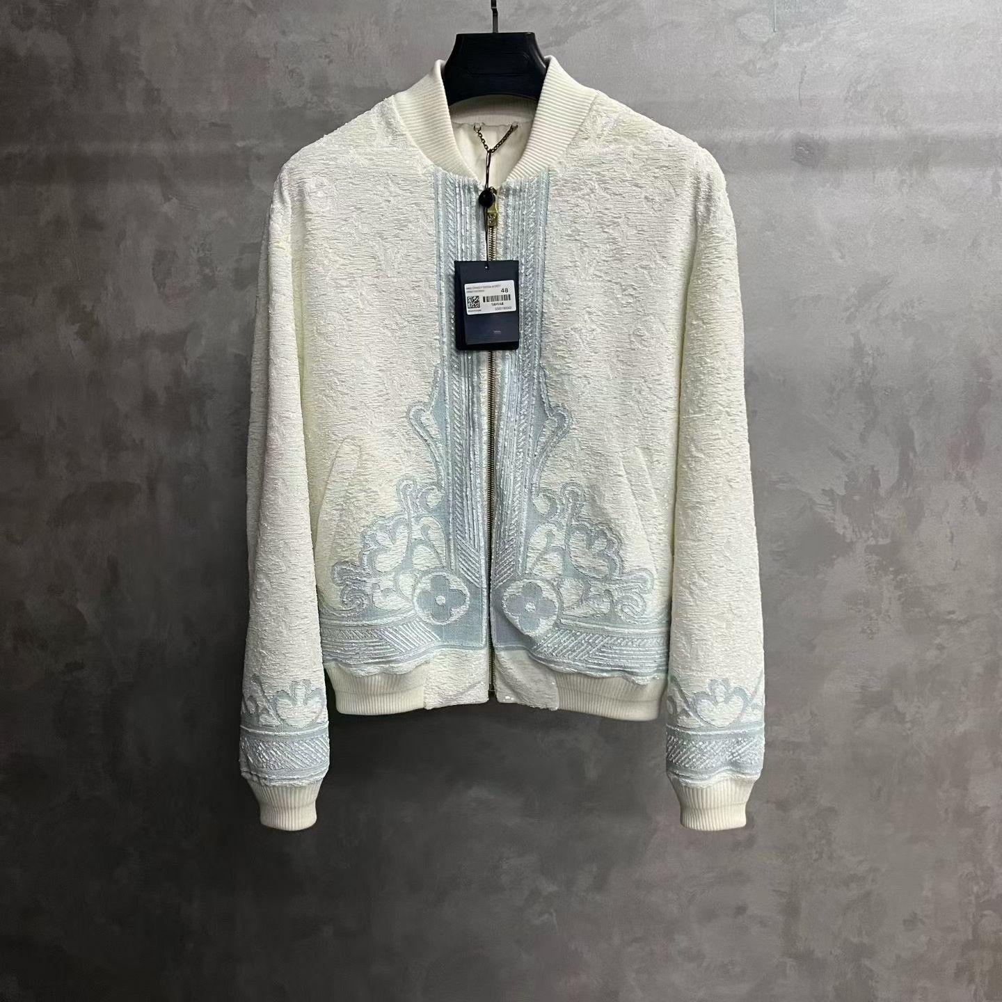 Louis Vuitton Louis Vuitton 2025 Gray Sequin Aviator Jacket Size US M / EU 48-50 / 2 - 1 Thumbnail