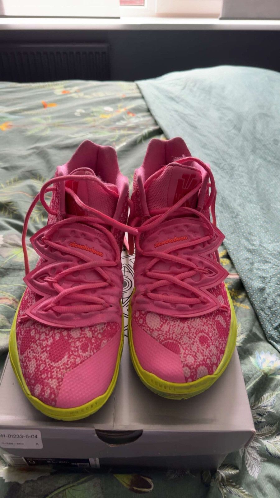 Nike SpongeBob SquarePants x Nike Kyrie 5 "Patrick Size US 11 / EU 44 - 4 Thumbnail