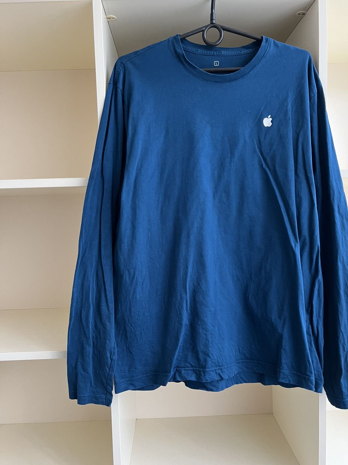 Apple Apple Long Sleeve T-Shirt Size L Size US L / EU 52-54 / 3 - 4 Thumbnail