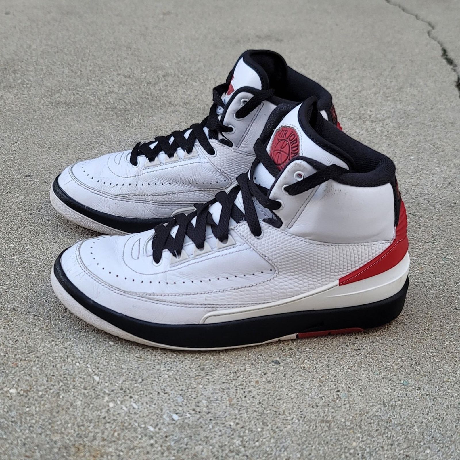 Jordan Brand Nike Air Jordan 2 II Retro Chicago Shoes Size US 7 / EU 40 - 2 Thumbnail
