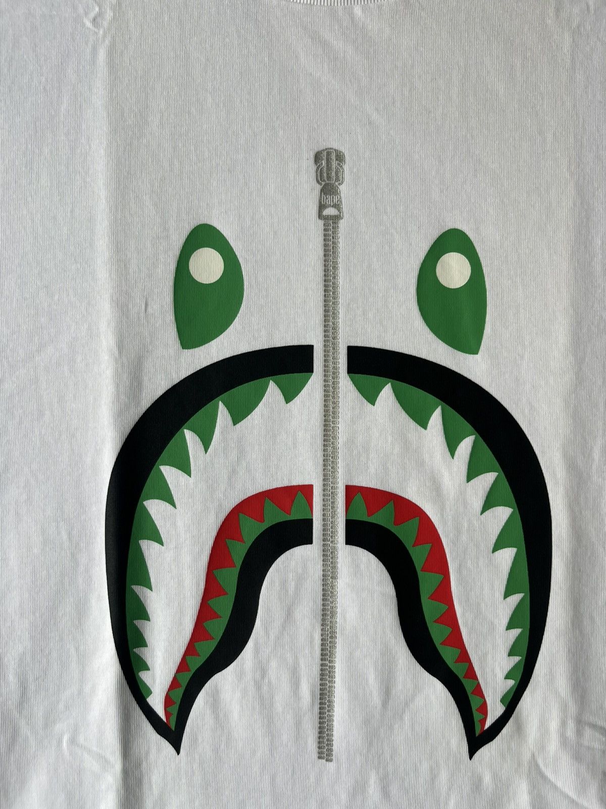 Bape BRAND NEW BAPE SHARK UNITED ARAB EMIRATES TEE “WHITE” SIZE L Size US L / EU 52-54 / 3 - 7 Thumbnail