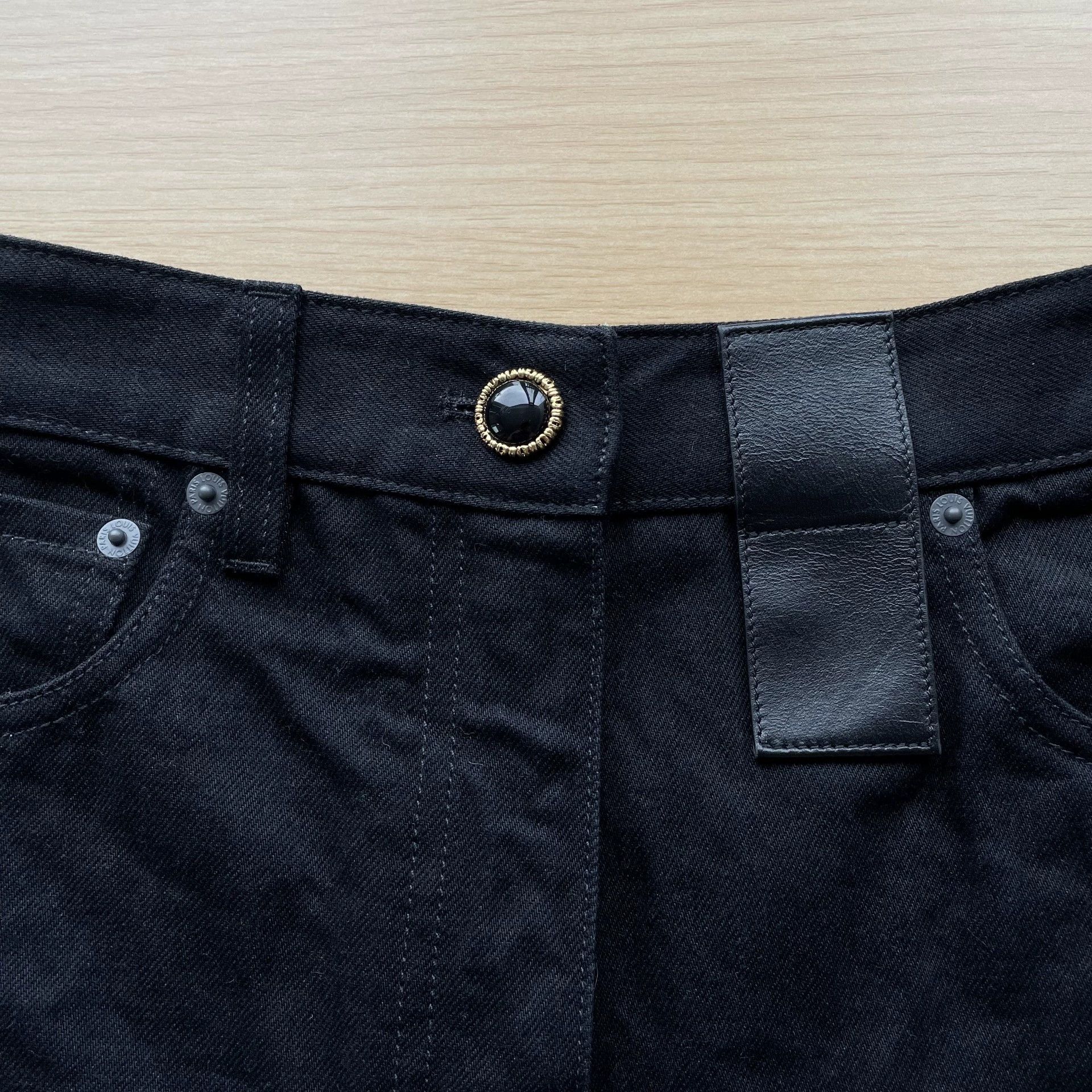 Louis Vuitton LOUIS VUITTON color blocked denim short wmn's black 34 Size 25" / US 0 / IT 36 - 4 Thumbnail