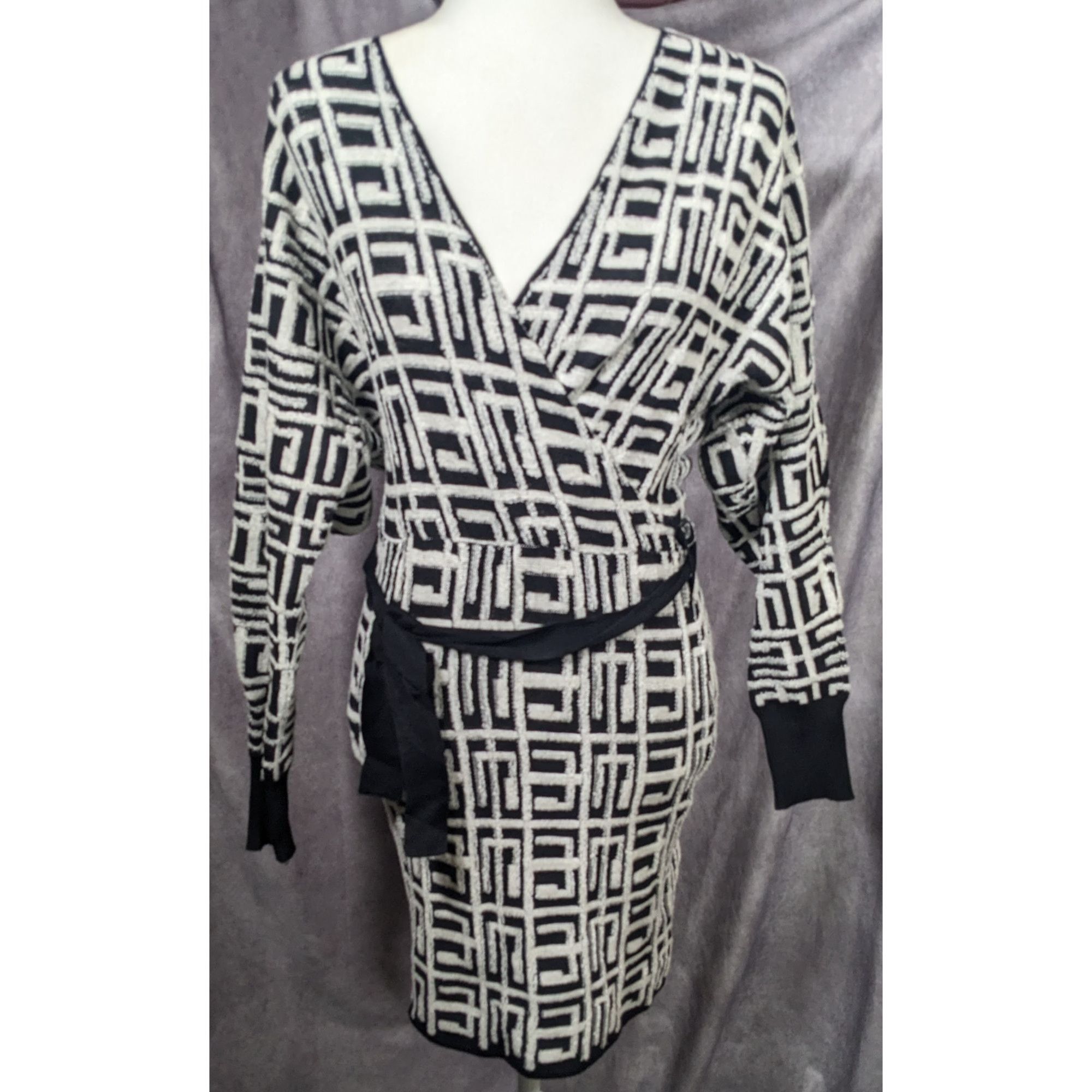Other Say What Geometric Black And White V Neck Wrap Dress Size M / US 6-8 / IT 42-44 - 4 Thumbnail