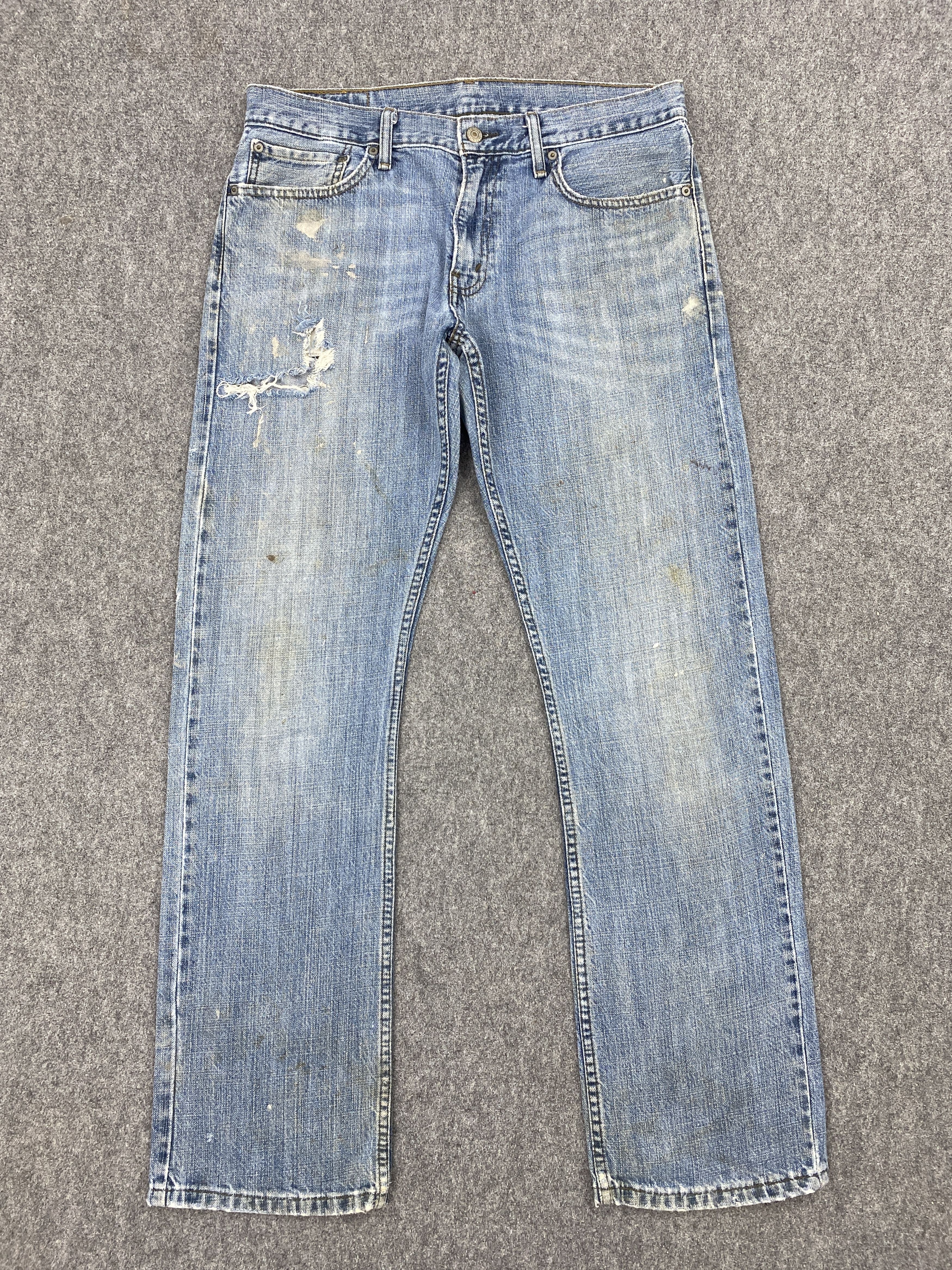 image of Faded Blue Vintage Levis 514 Denim Jeans in Blue Denim, Men's (Size 33)